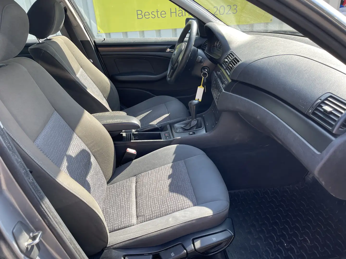 BMW 318 318d Touring Edition Lifestyle*1.Hand* Grau - 2
