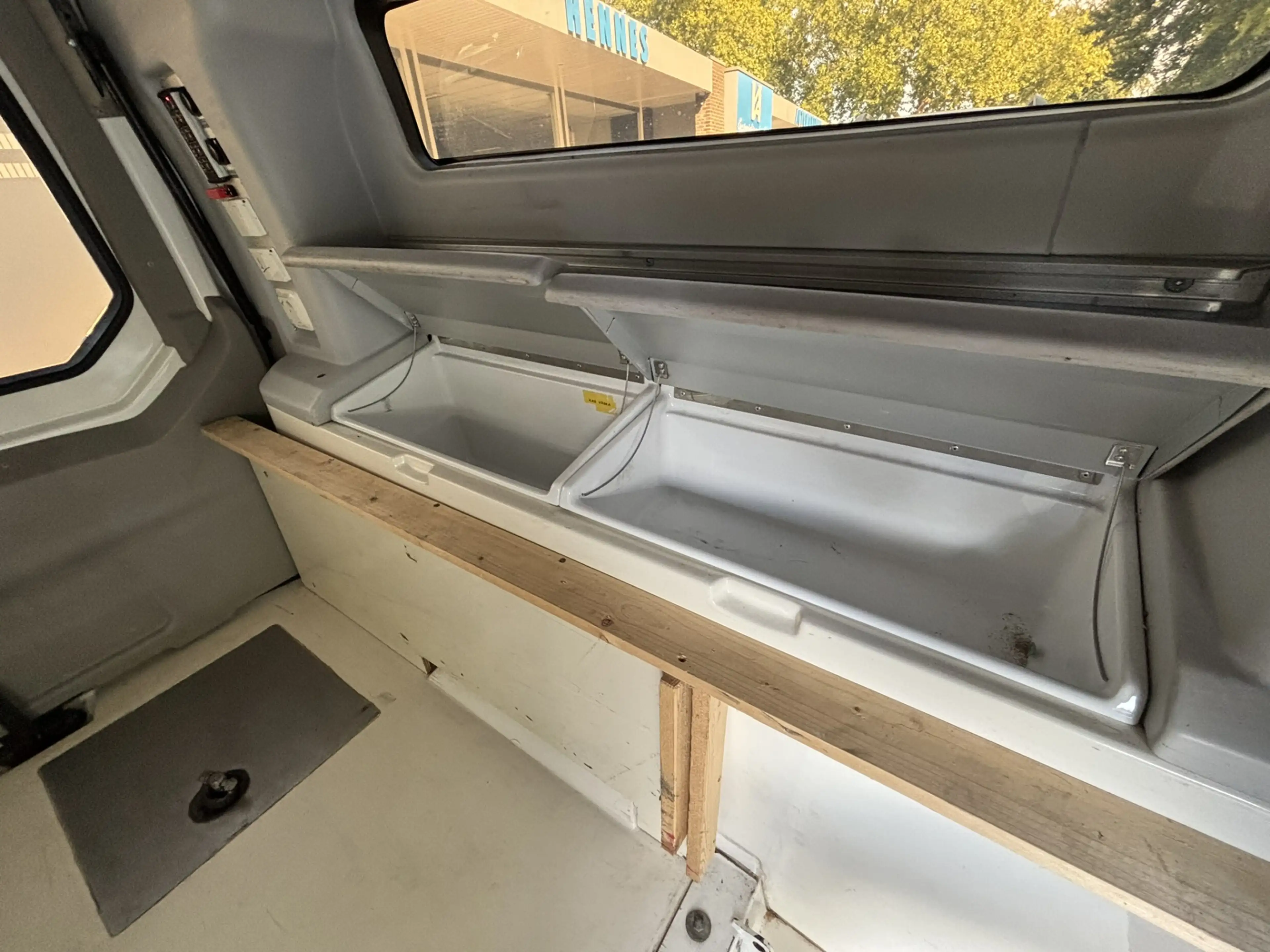 Volvo V70 D5 AWD Nilsson AMBULANCE / Camper 4 zitplaatsen — photo 17
