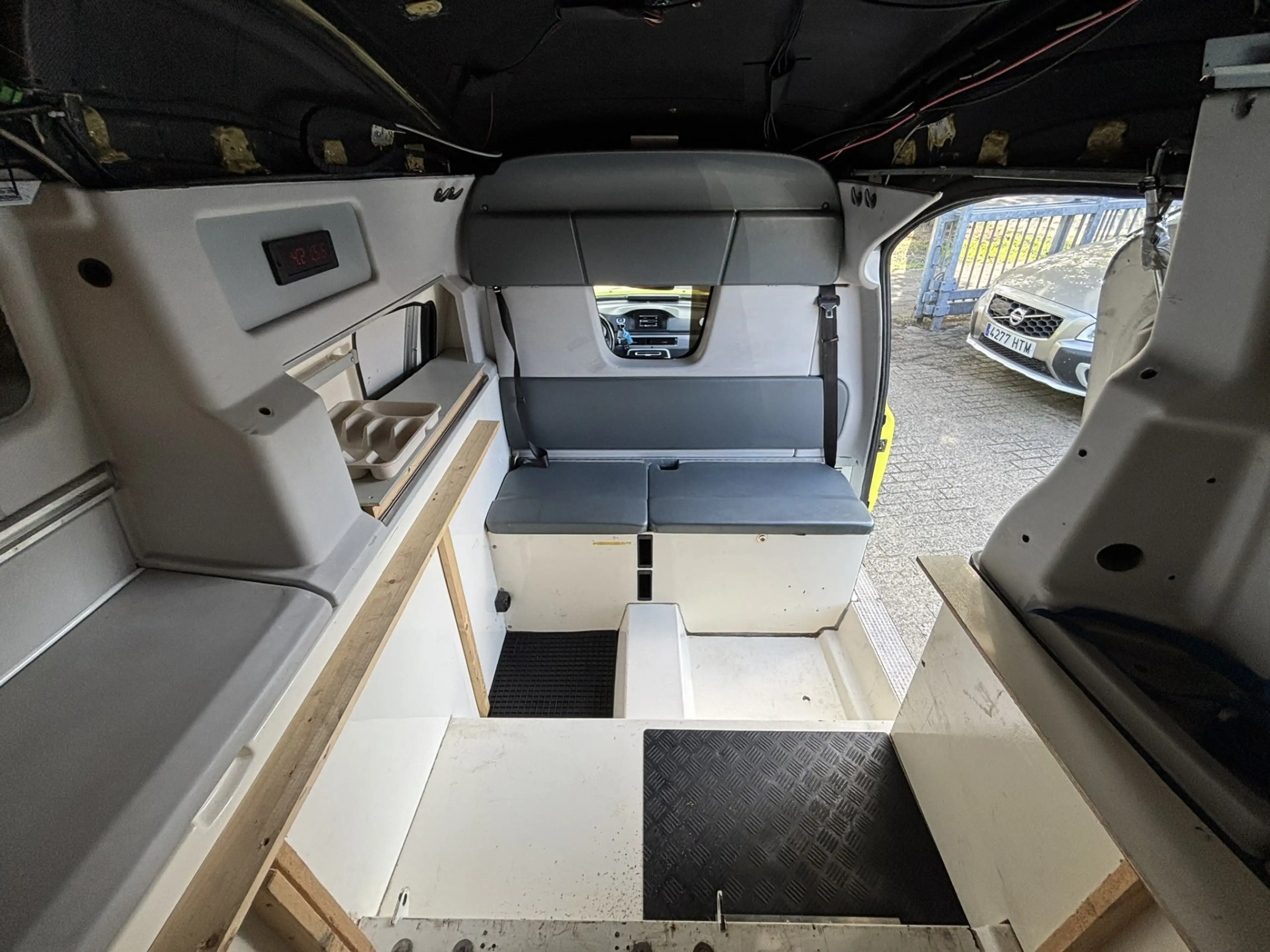 Volvo V70 D5 AWD Nilsson AMBULANCE / Camper 4 zitplaatsen — photo 19