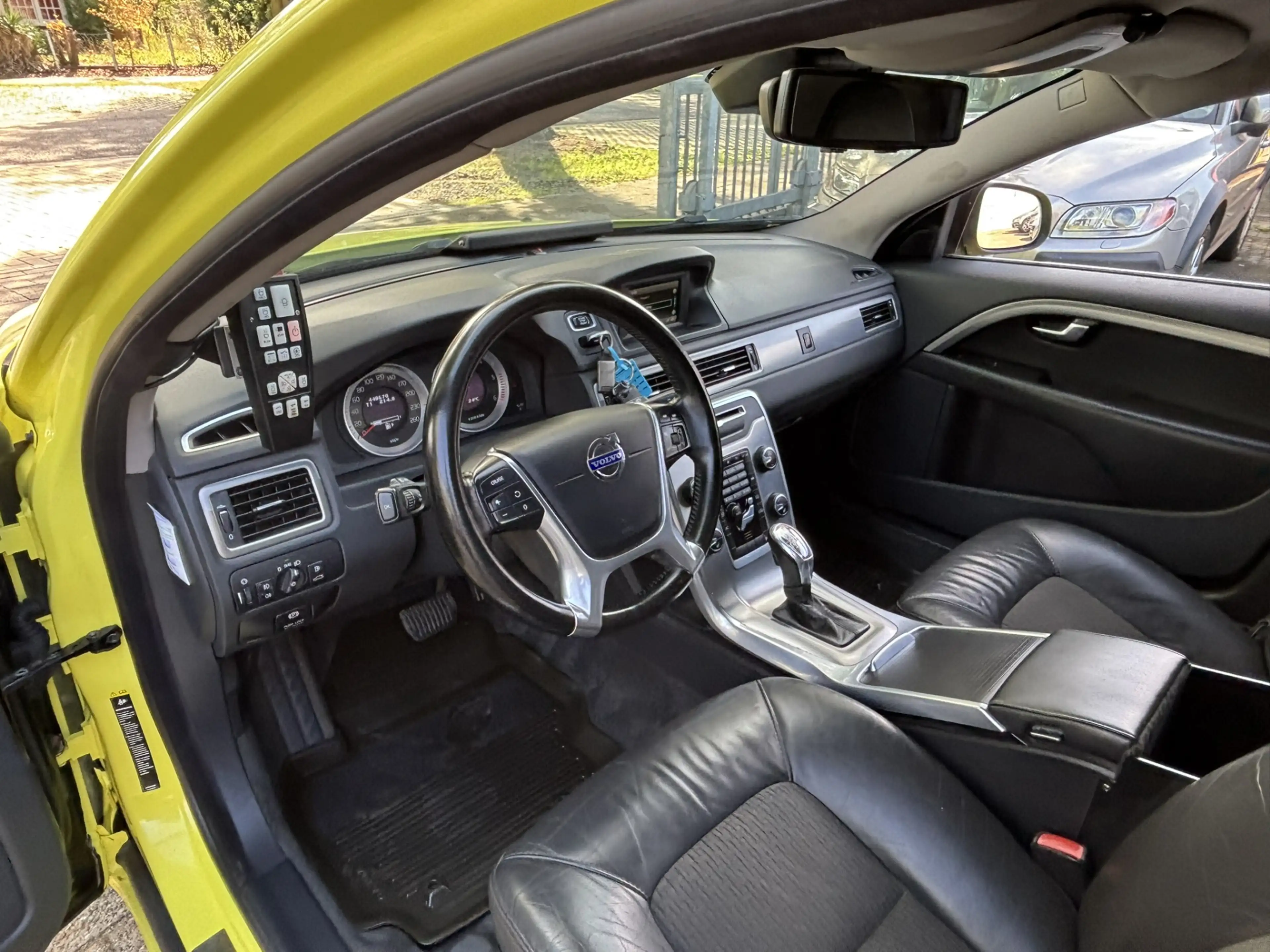 Volvo V70 D5 AWD Nilsson AMBULANCE / Camper 4 zitplaatsen — photo 3