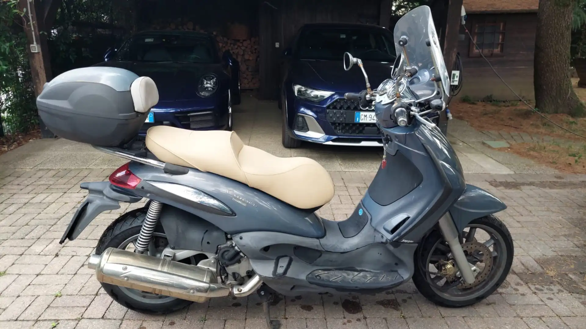 Piaggio Beverly 500 cruiser Šedá - 1