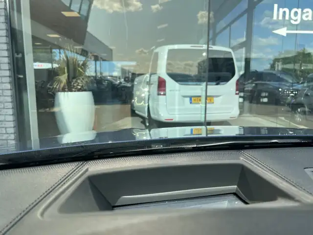 BMW X2 view 23