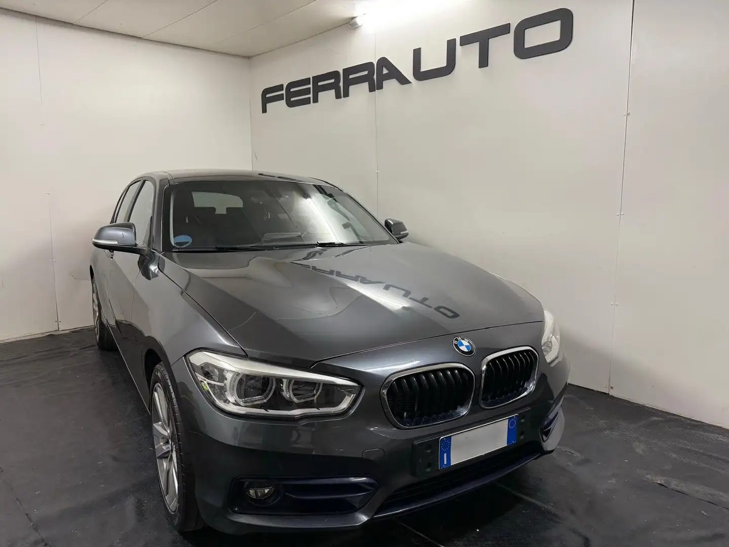 BMW 120 120d xdrive Sport 5p auto my18 Gris - 2