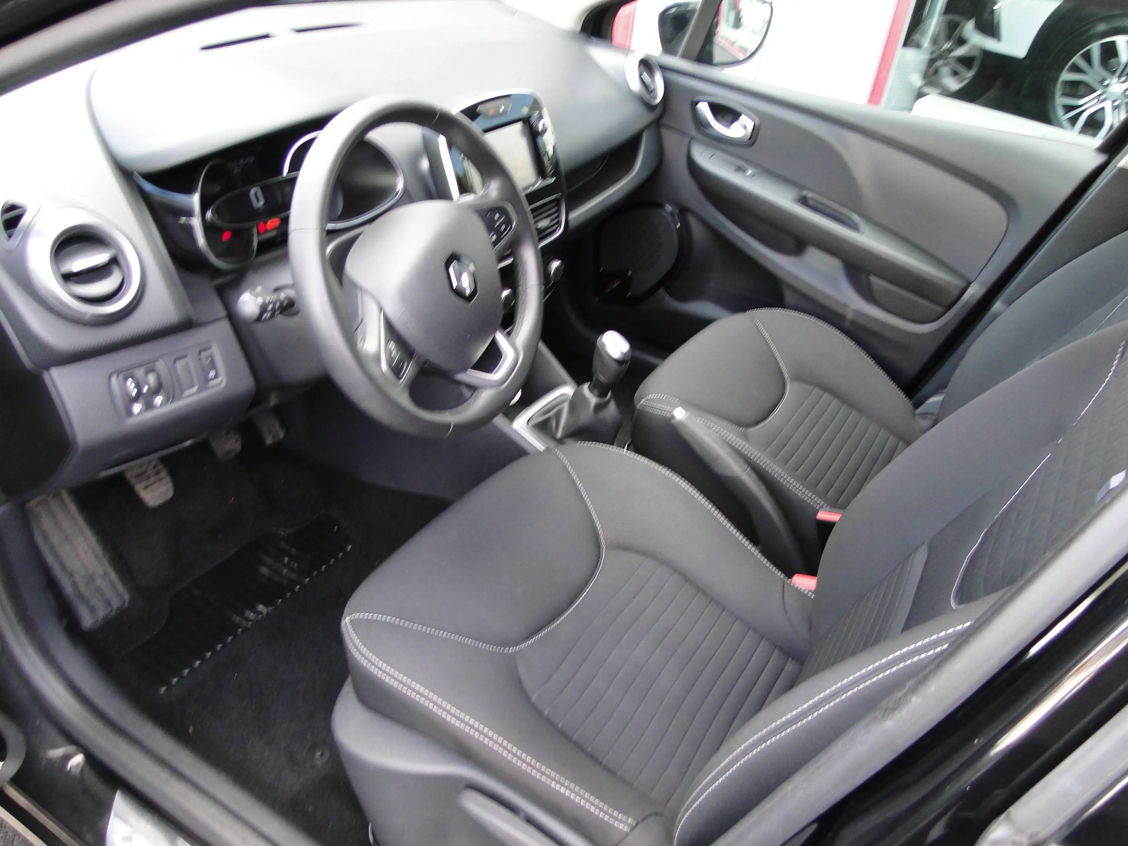 Renault Clio Clio 0.9 TCe Limited — photo 10