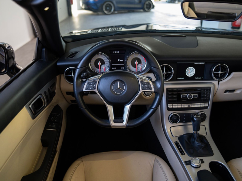 Mercedes-Benz SLK 350 AMG Line *Beige*Keyless*COMMAND*Memory* — photo 12