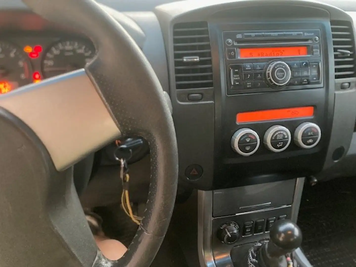 Nissan Navara Zwart - 1