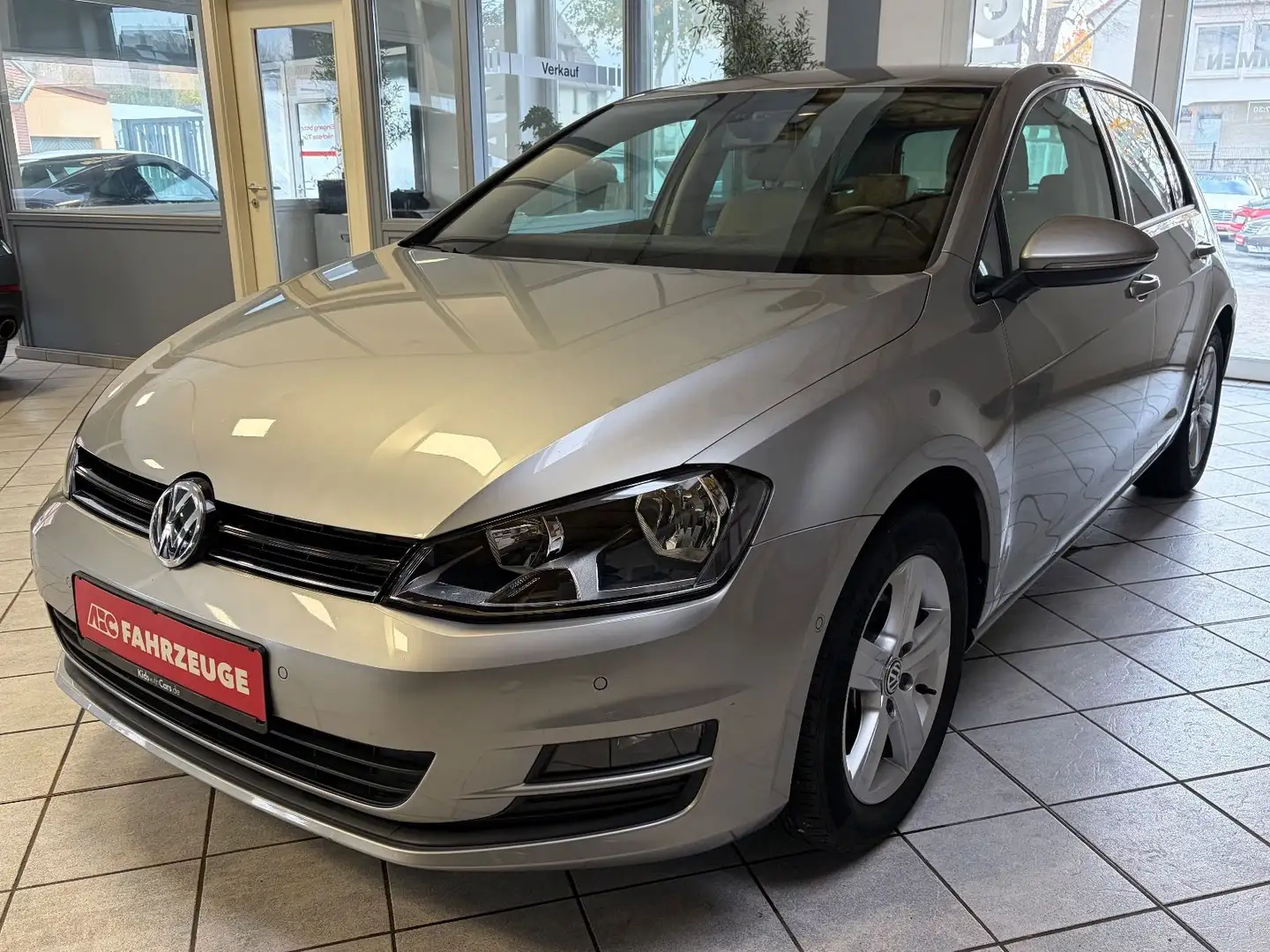 Volkswagen Golf VII Lim. Comfortline BMT Silber - 2
