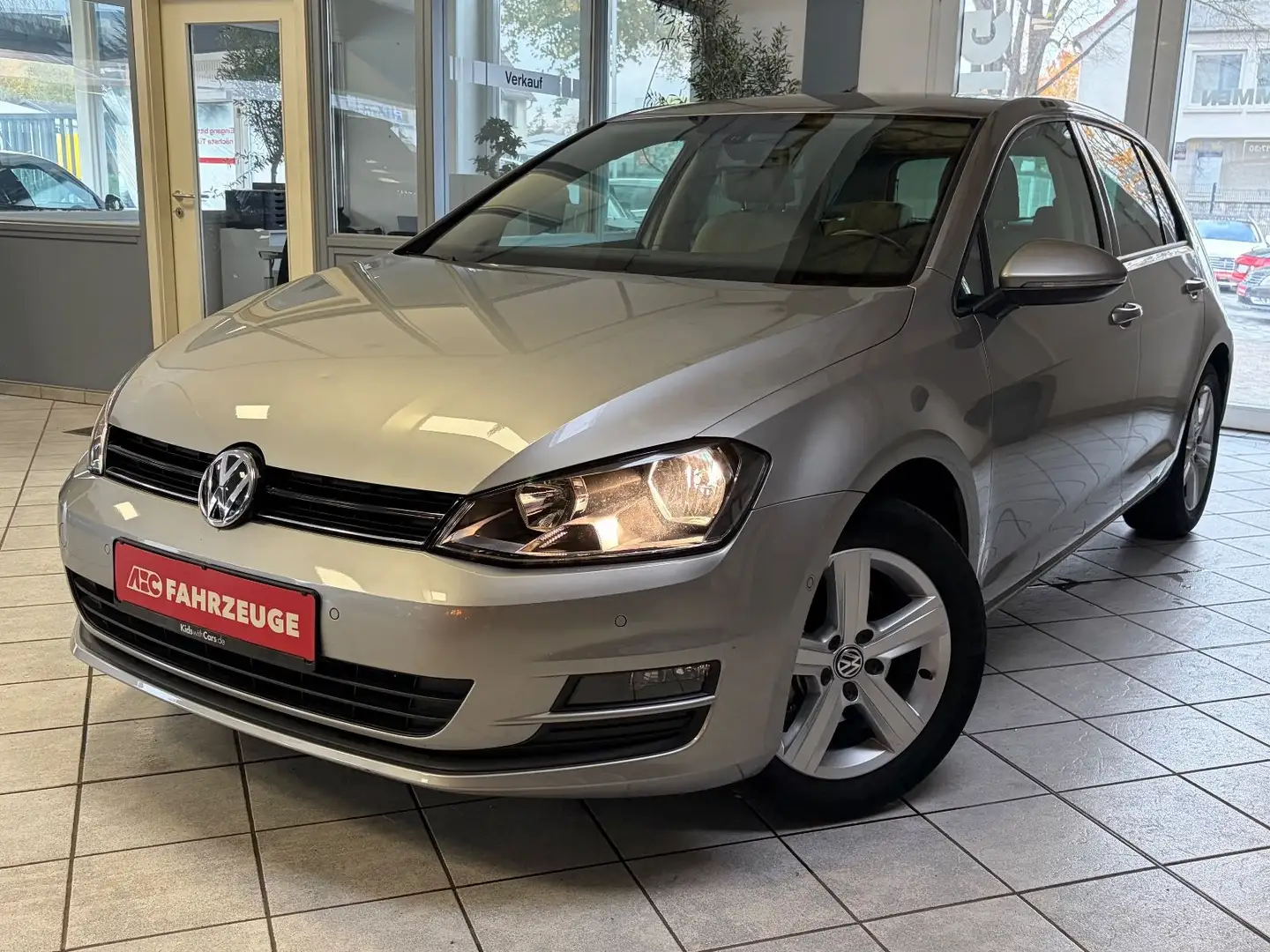 Volkswagen Golf VII Lim. Comfortline BMT Silber - 1