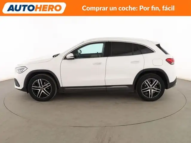 Mercedes-Benz GLA view 3