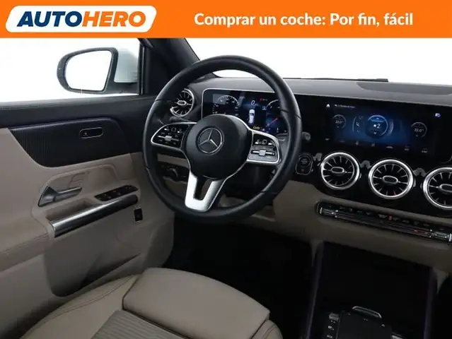 Mercedes-Benz GLA view 14