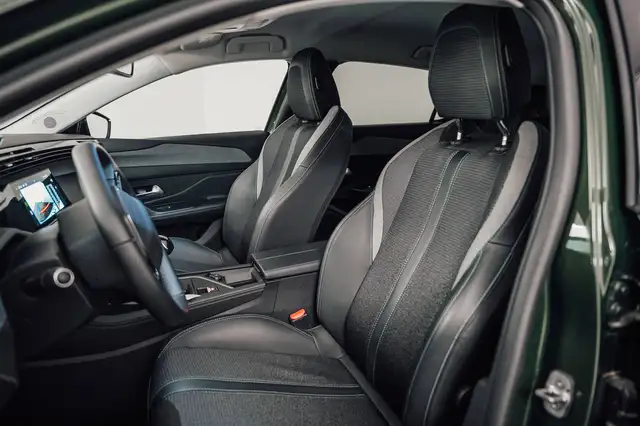 Peugeot 308 view 8