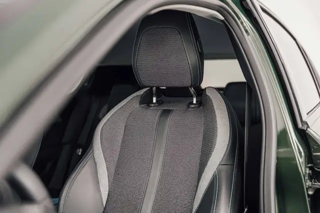 Peugeot 308 view 9