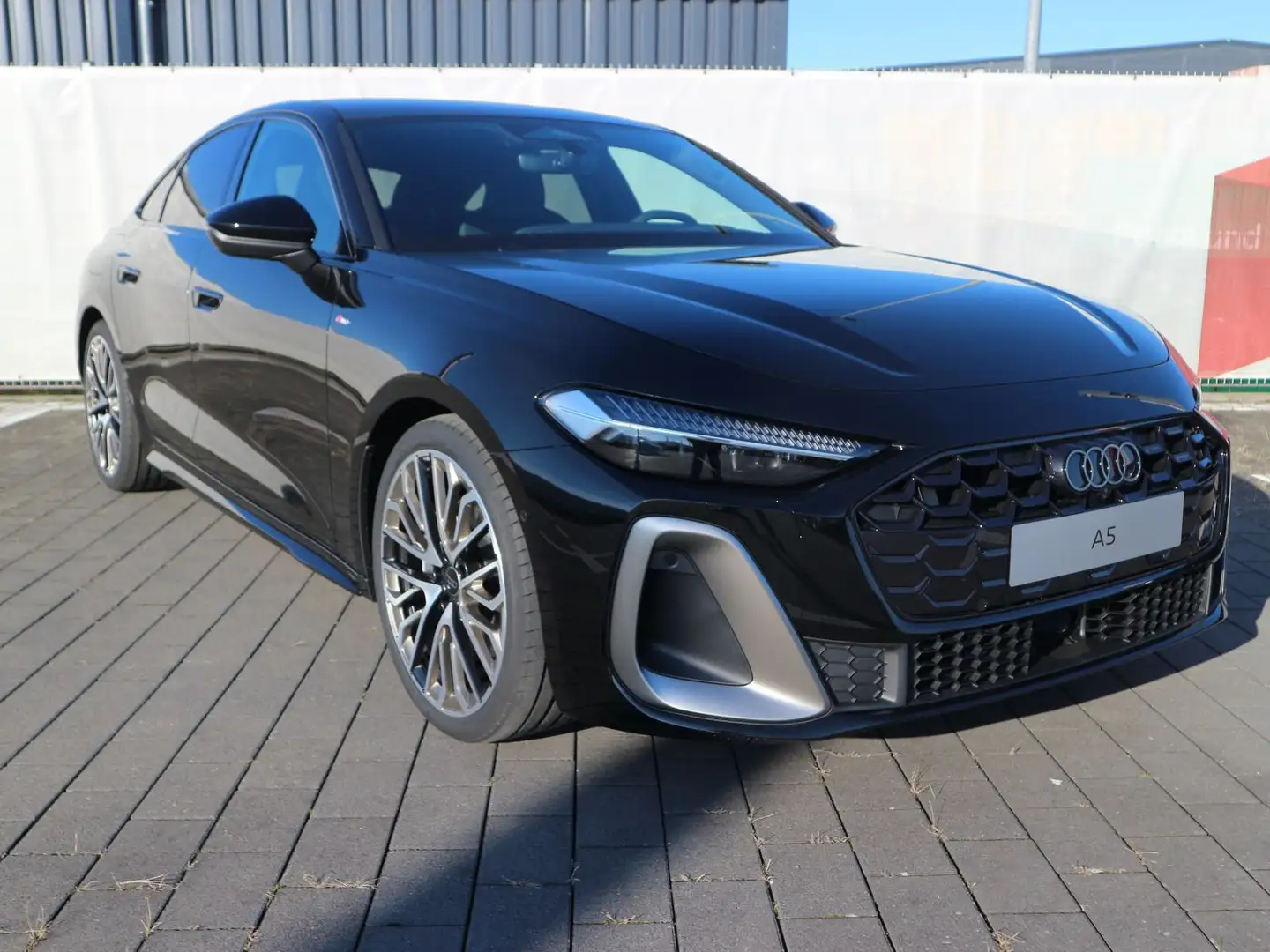 Audi A5 TDI quattro S line edition one Schwarz - 2