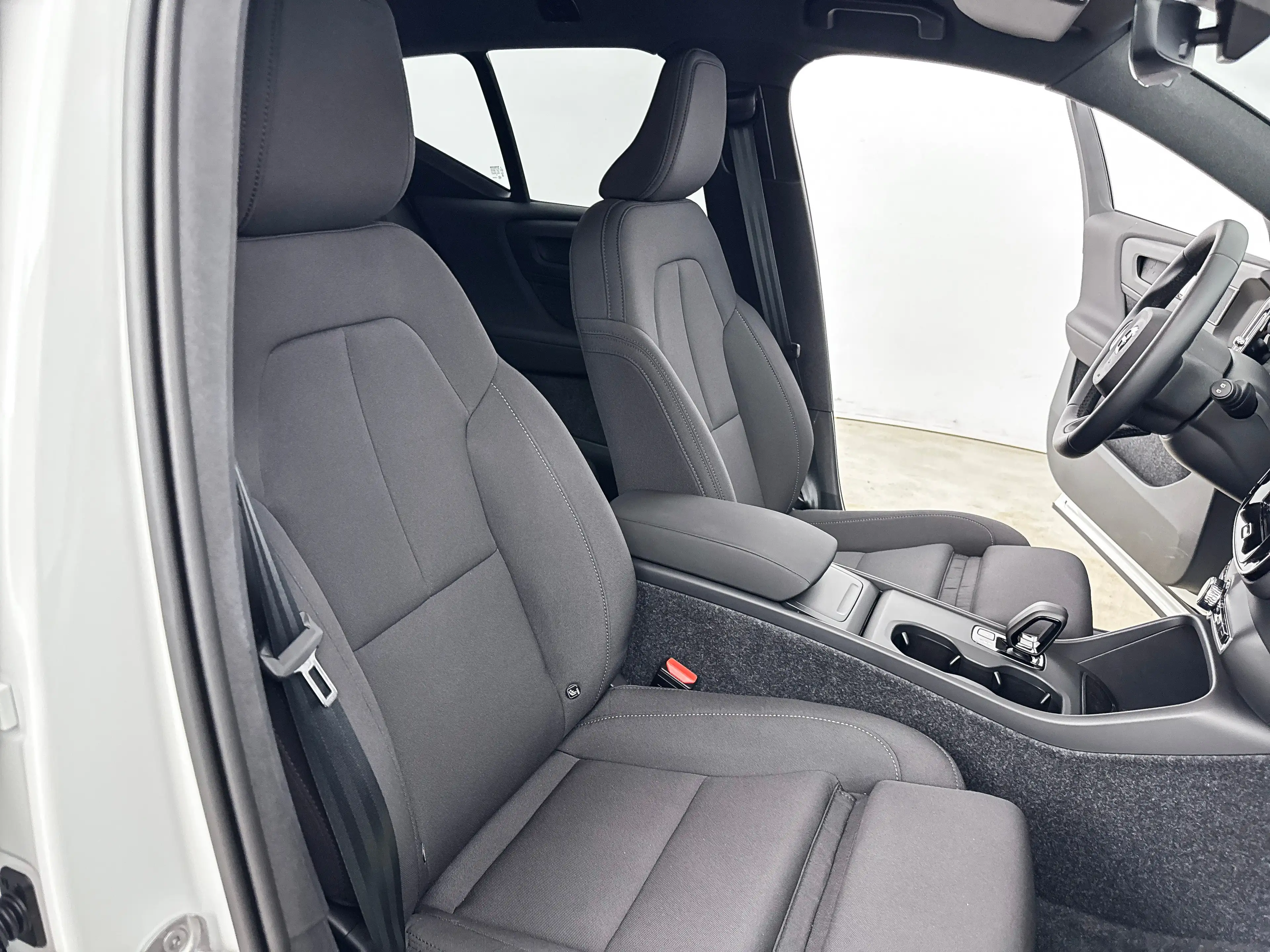 Volvo EX40 Single Motor Extended Range Core 82 kWh | 19" Alls — photo 12