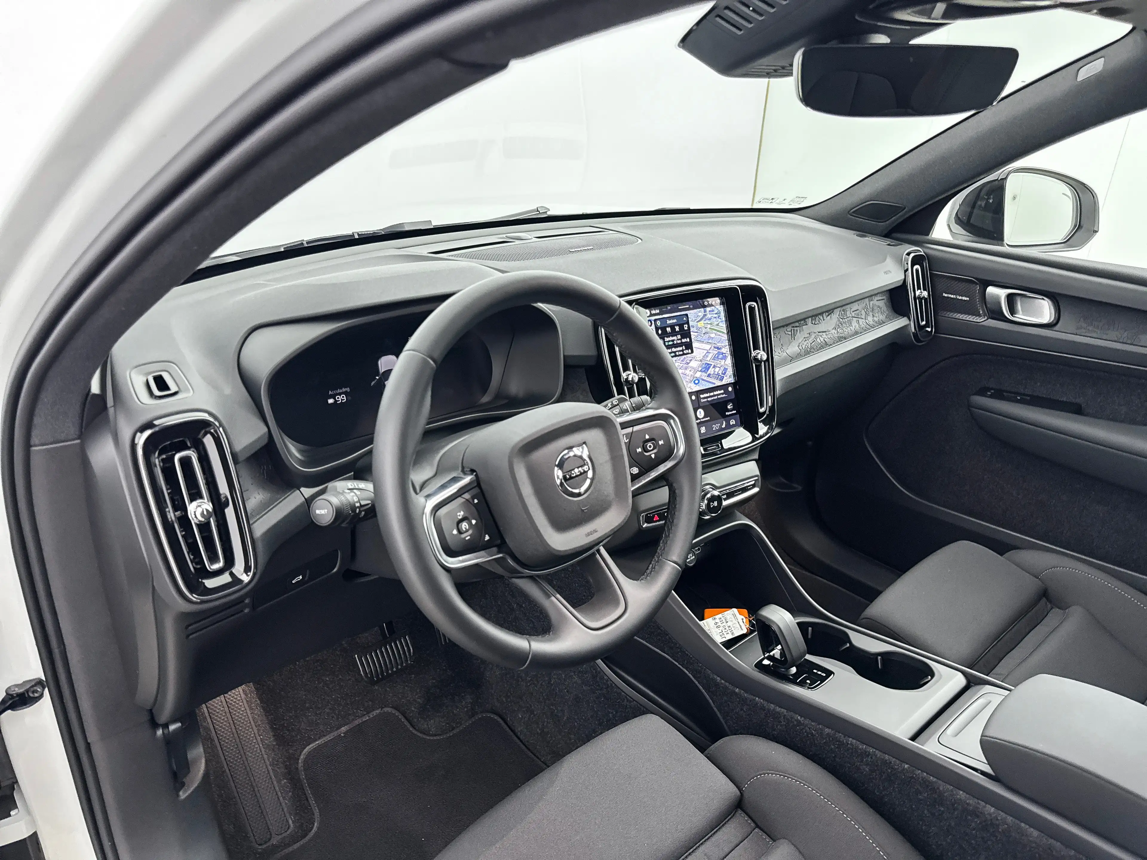 Volvo EX40 Single Motor Extended Range Core 82 kWh | 19" Alls — photo 9