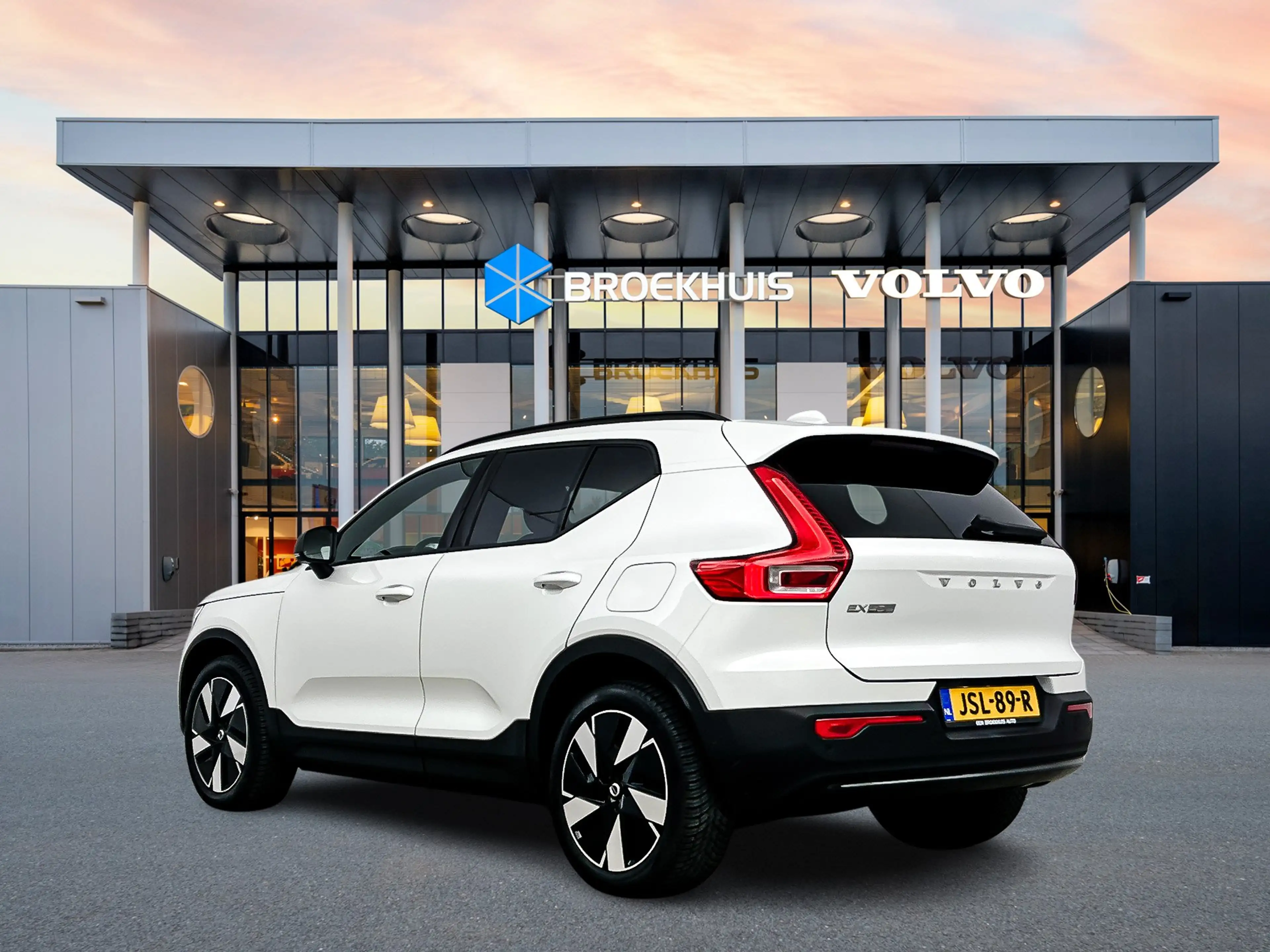 Volvo EX40 Single Motor Extended Range Core 82 kWh | 19" Alls — photo 4