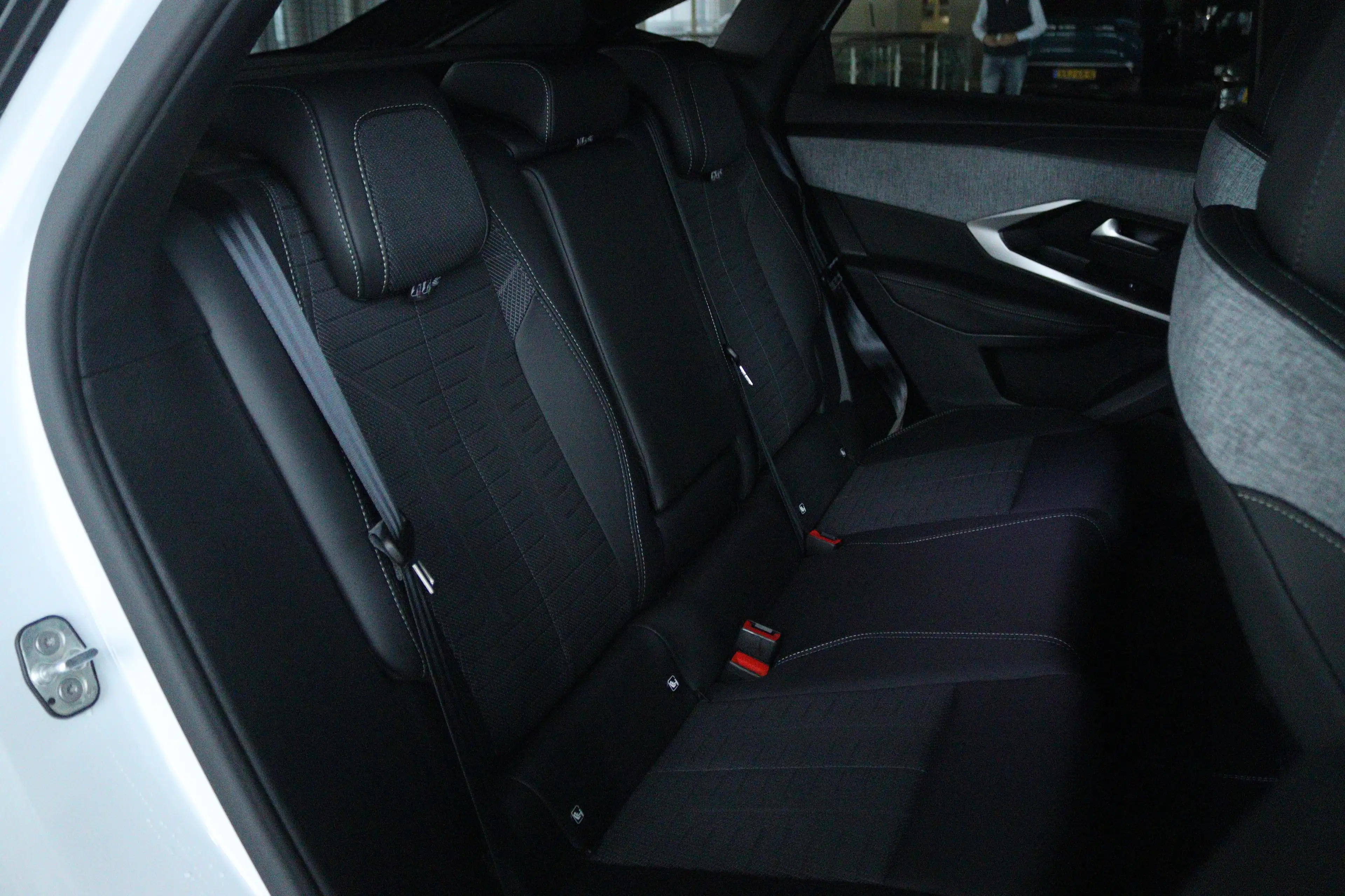 Peugeot 3008 e-3008 GT 73 kWh | SOH 94% | Adapt. Cruise | Stoel — photo 20