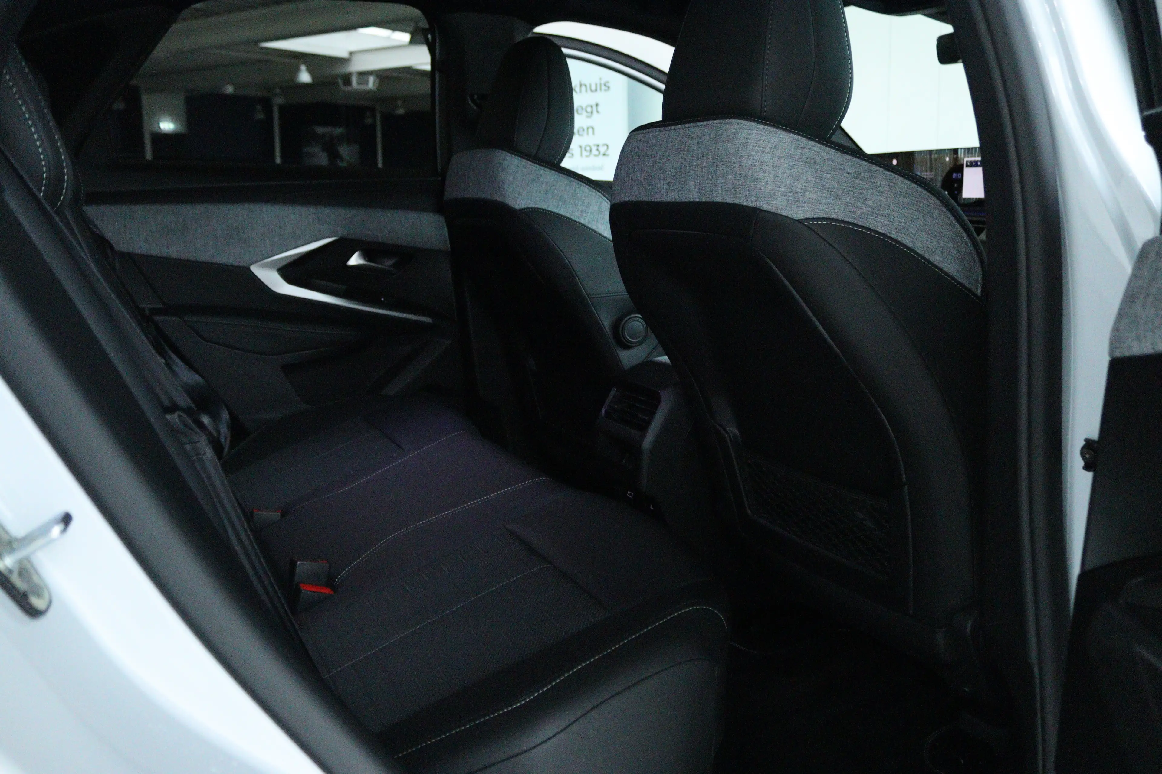 Peugeot 3008 e-3008 GT 73 kWh | SOH 94% | Adapt. Cruise | Stoel — photo 21