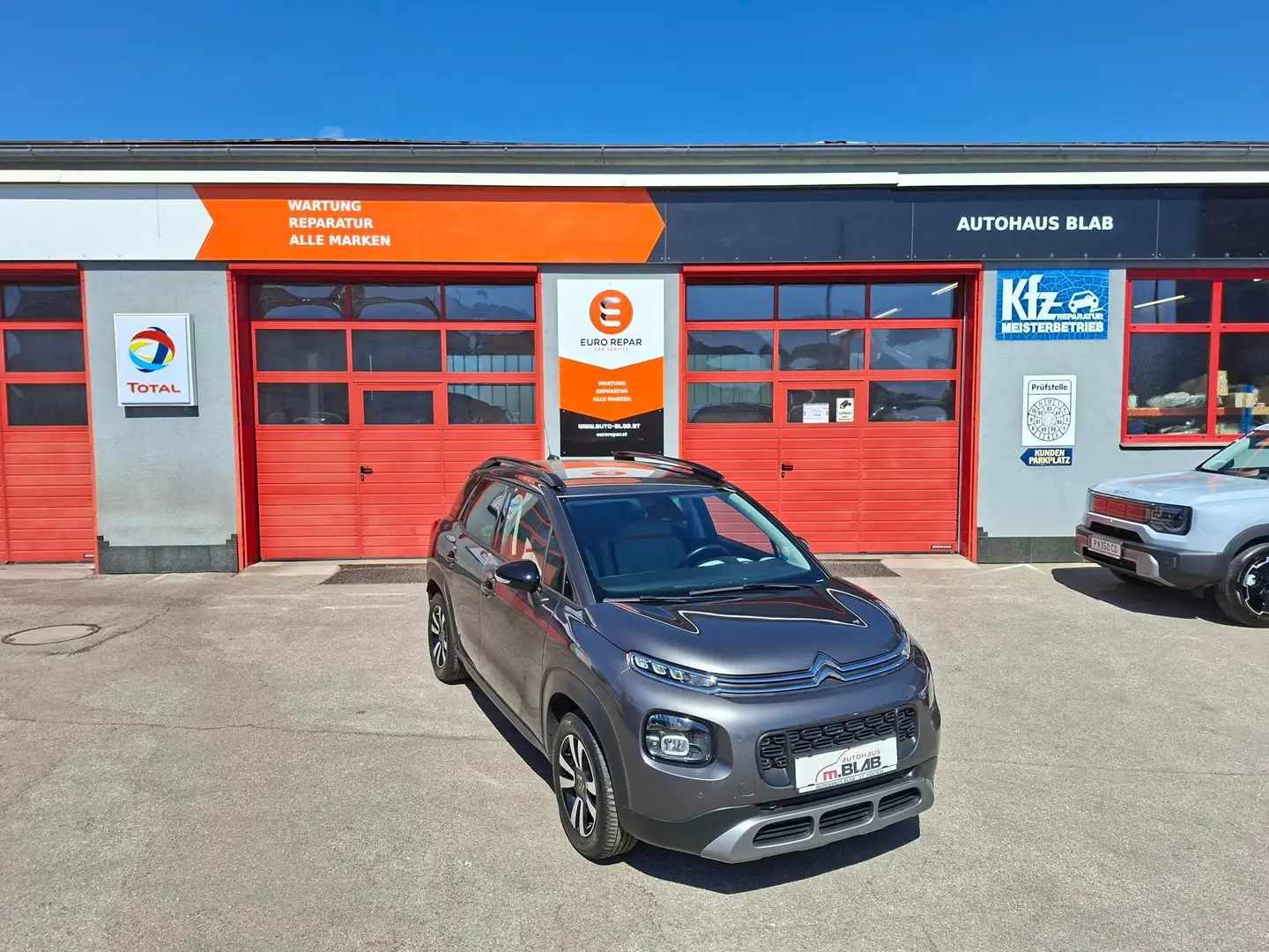 Citroen C3 Aircross PureTech110 Shine * Anhängevorrichtung * Grau - 1