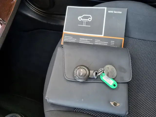 Mini Hatch view 7