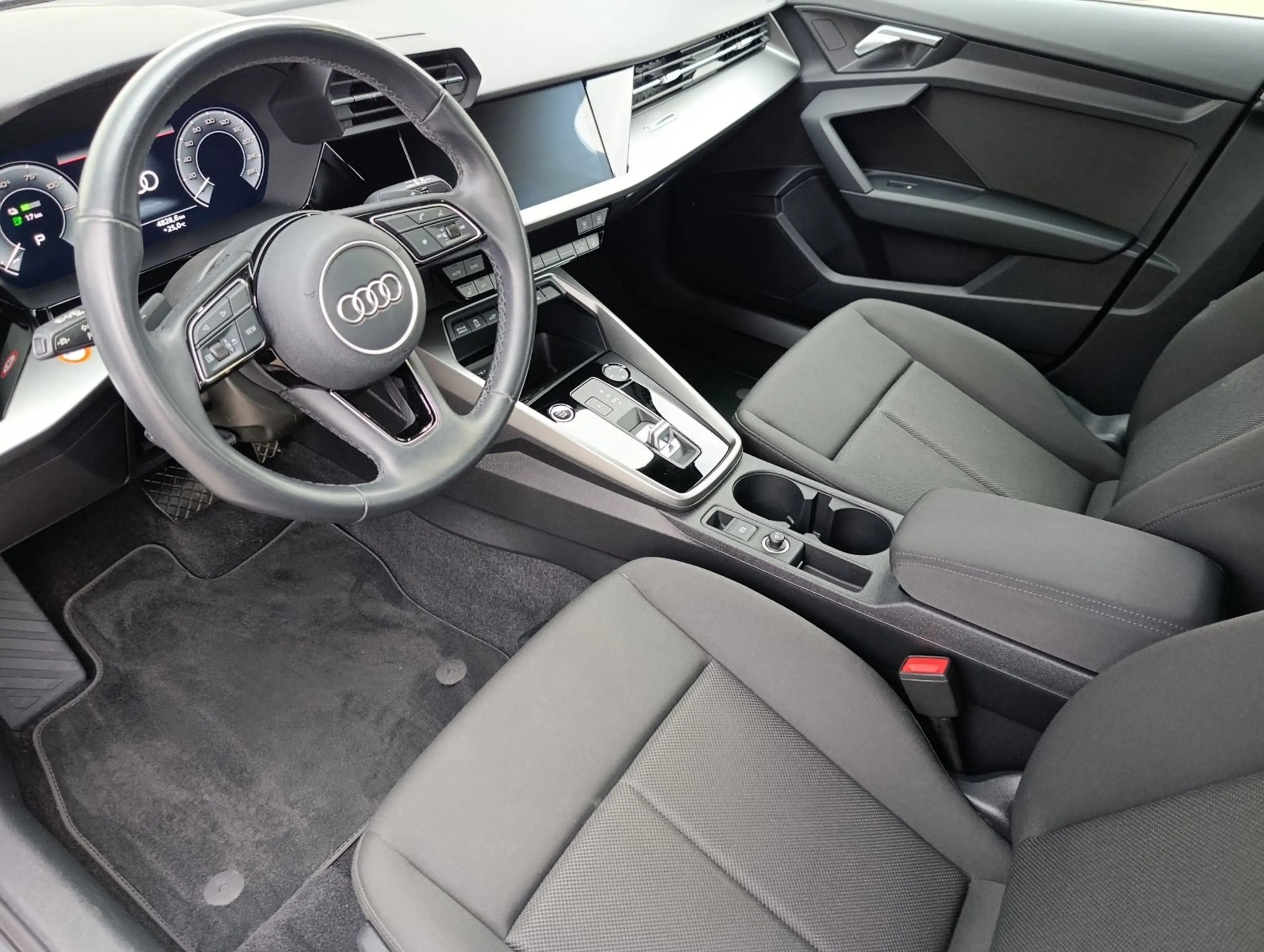 Audi A3 Sportback 40 TFSI e Navi RFK LED DAB — photo 11
