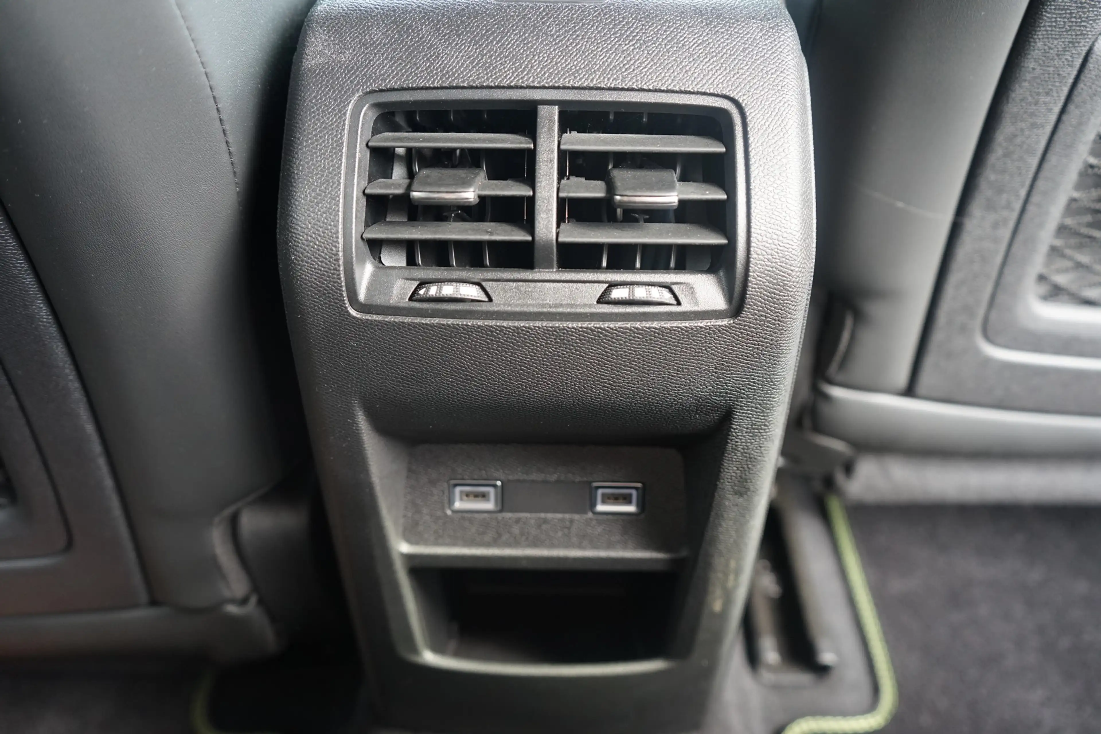 Peugeot 408 1.2 12V e-THP GT-Line LED Navi Kamera ACC — photo 13