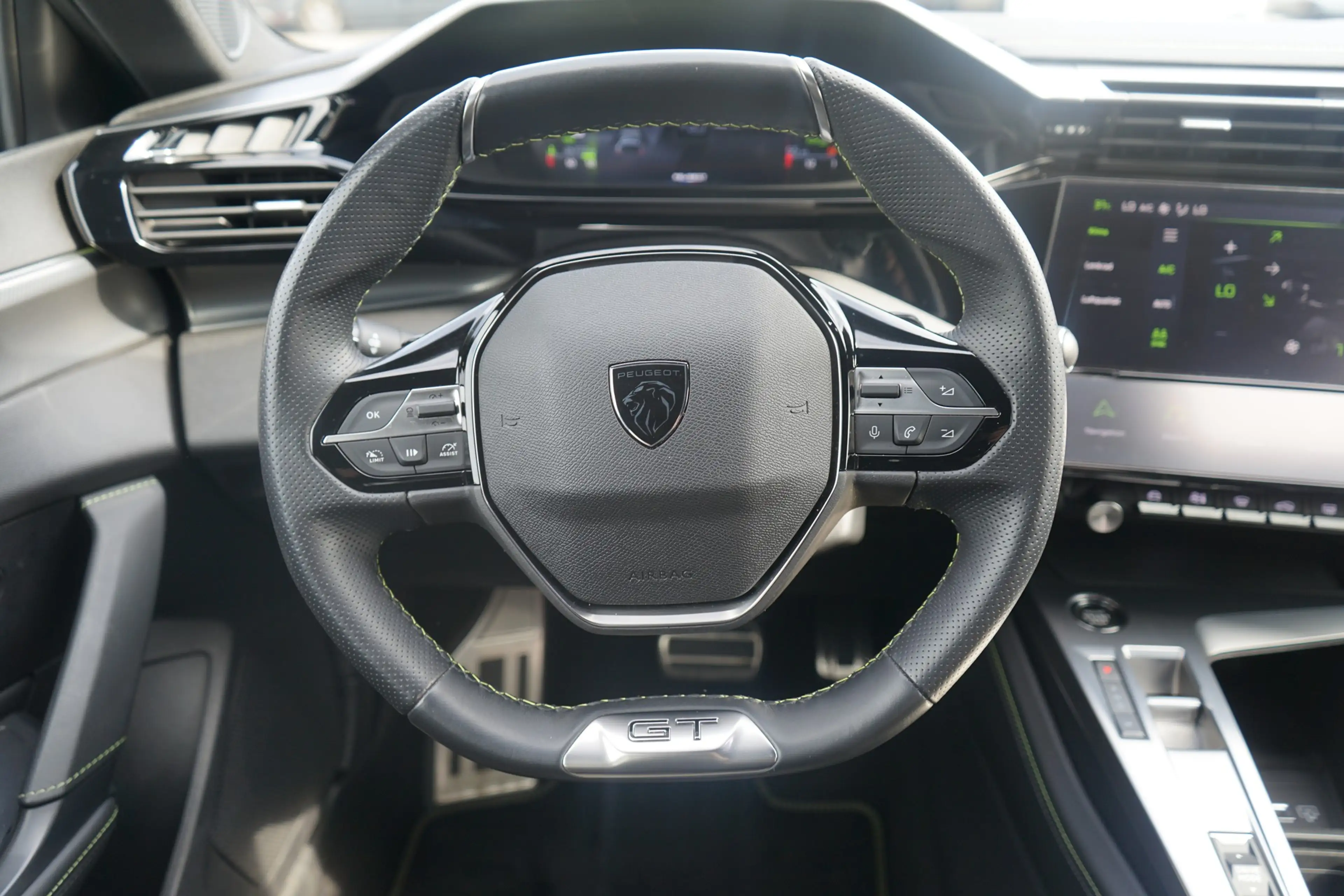 Peugeot 408 1.2 12V e-THP GT-Line LED Navi Kamera ACC — photo 15