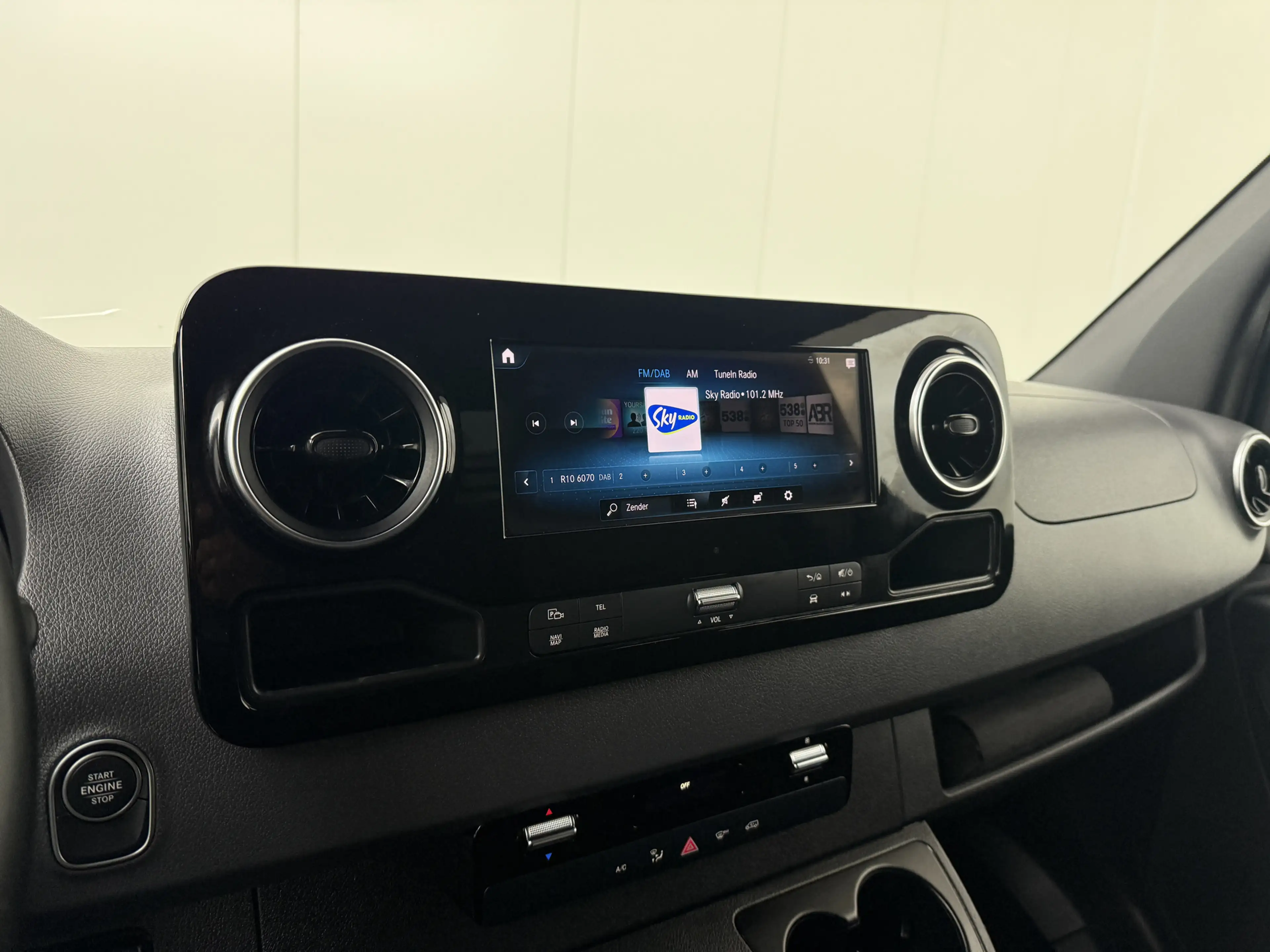 Mercedes-Benz Sprinter 319CDI L3H2 Maxi 4x4 Xperience Edition | Navigatie — photo 20