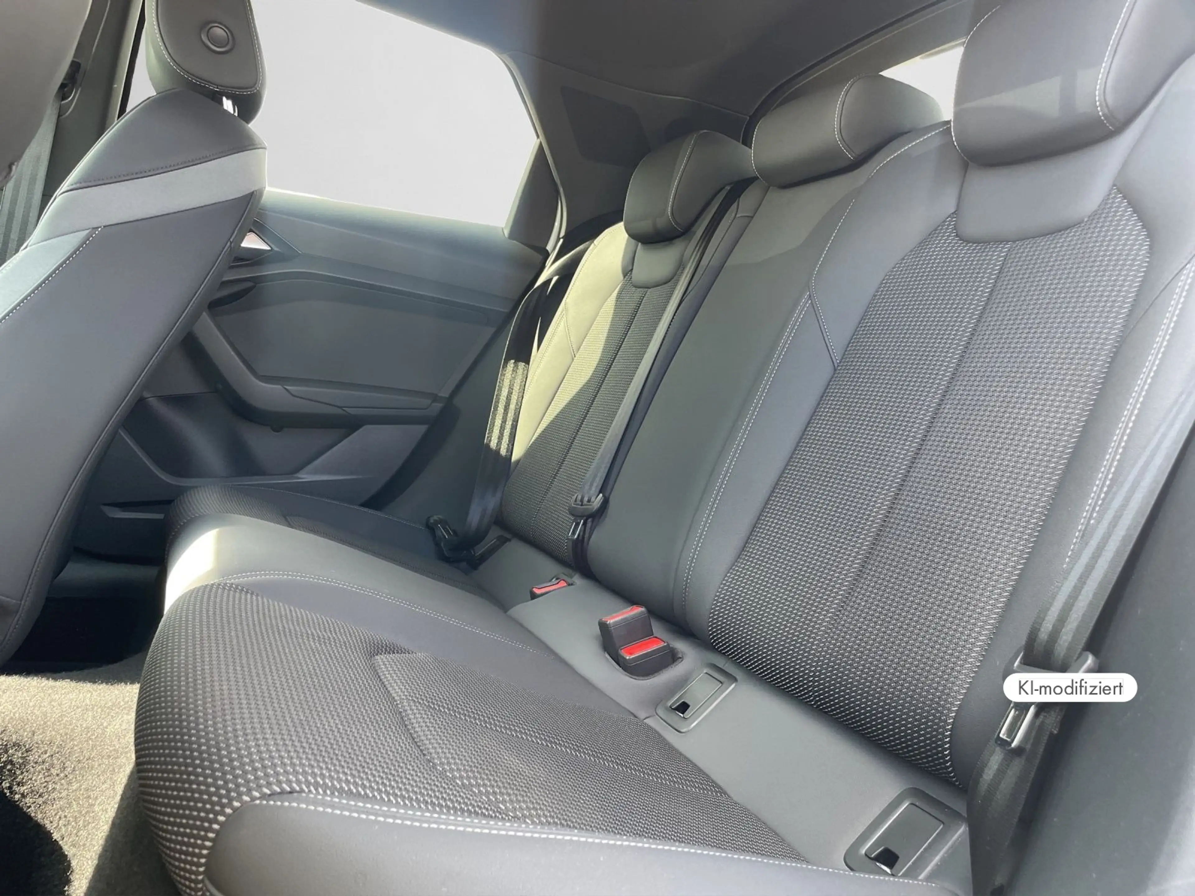 Audi A1 S line 35 TFSI 110 kW S tronic LED — photo 14
