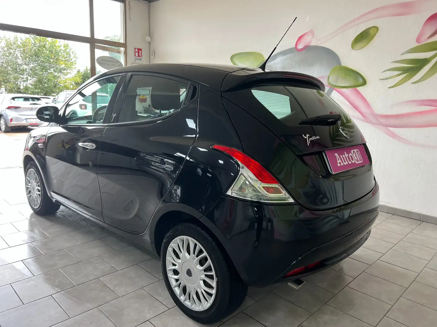 Lancia Ypsilon Ypsilon III 2015 1.2 Gold 69cv Schwarz - 2