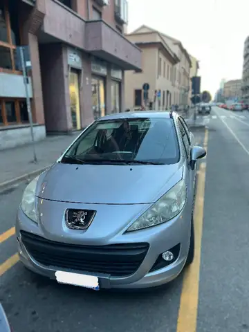 Peugeot 207 view 3