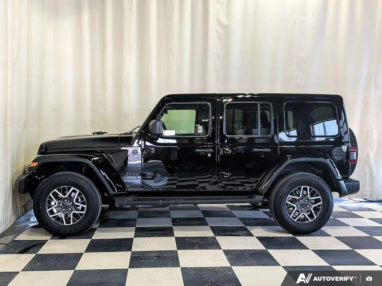 Jeep Wrangler снимка Jeep Wrangler