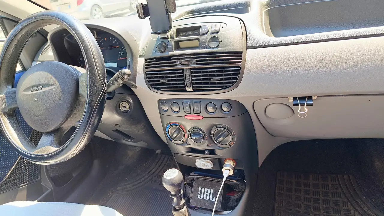 Fiat Punto 5p 1.2 16v HLX, foto 6