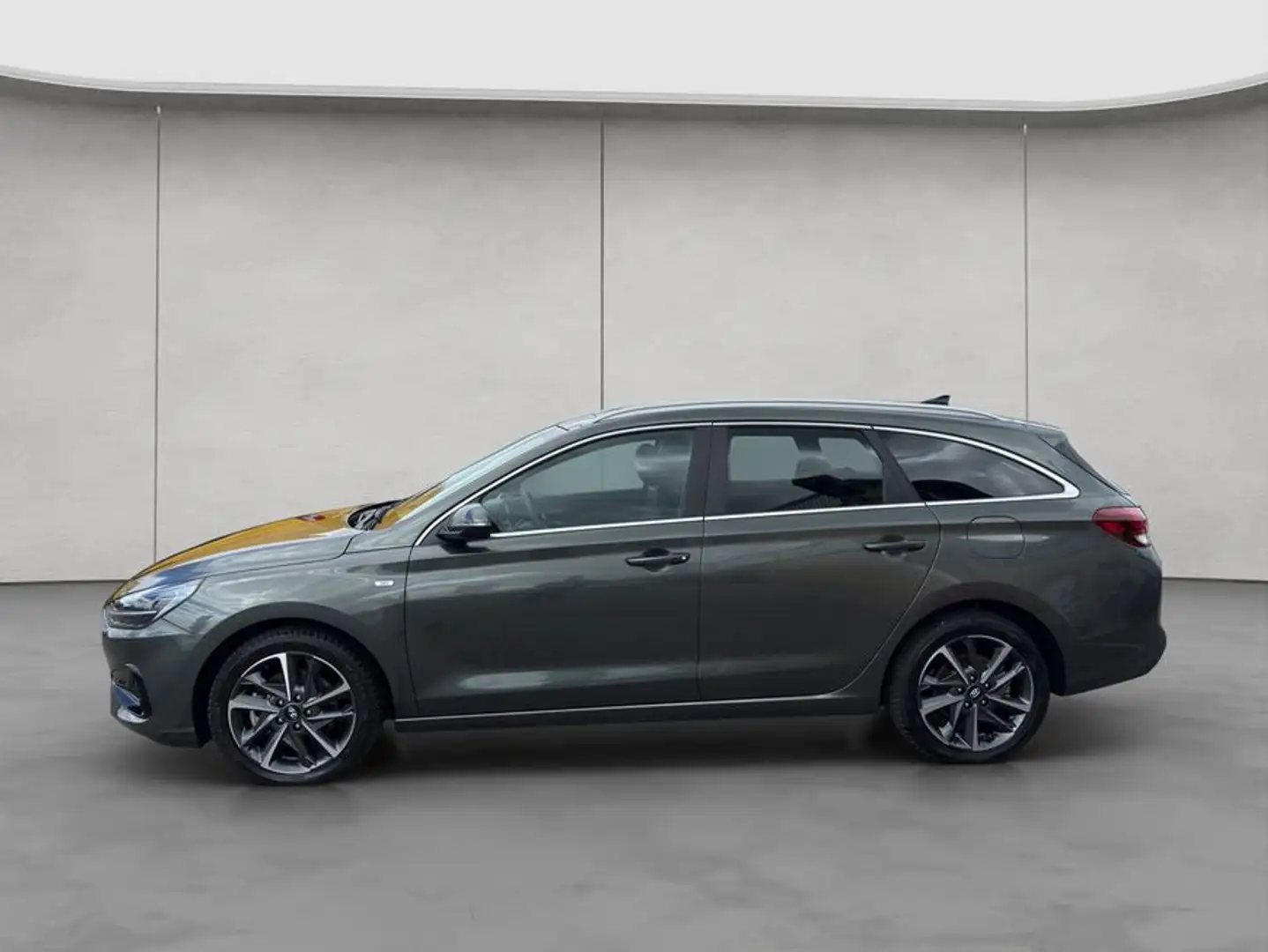 Hyundai i30 Kombi 1.5 T-GDI 48V-Hybrid DCT Prime Grijs - 2