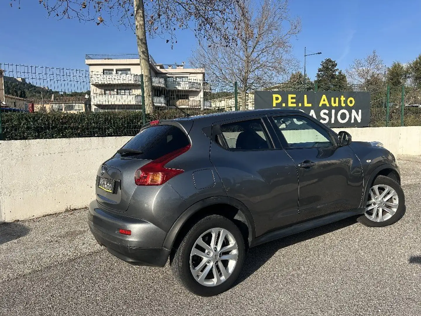 Nissan Juke 1.6e DIG-T 190 Acenta Grau - 2