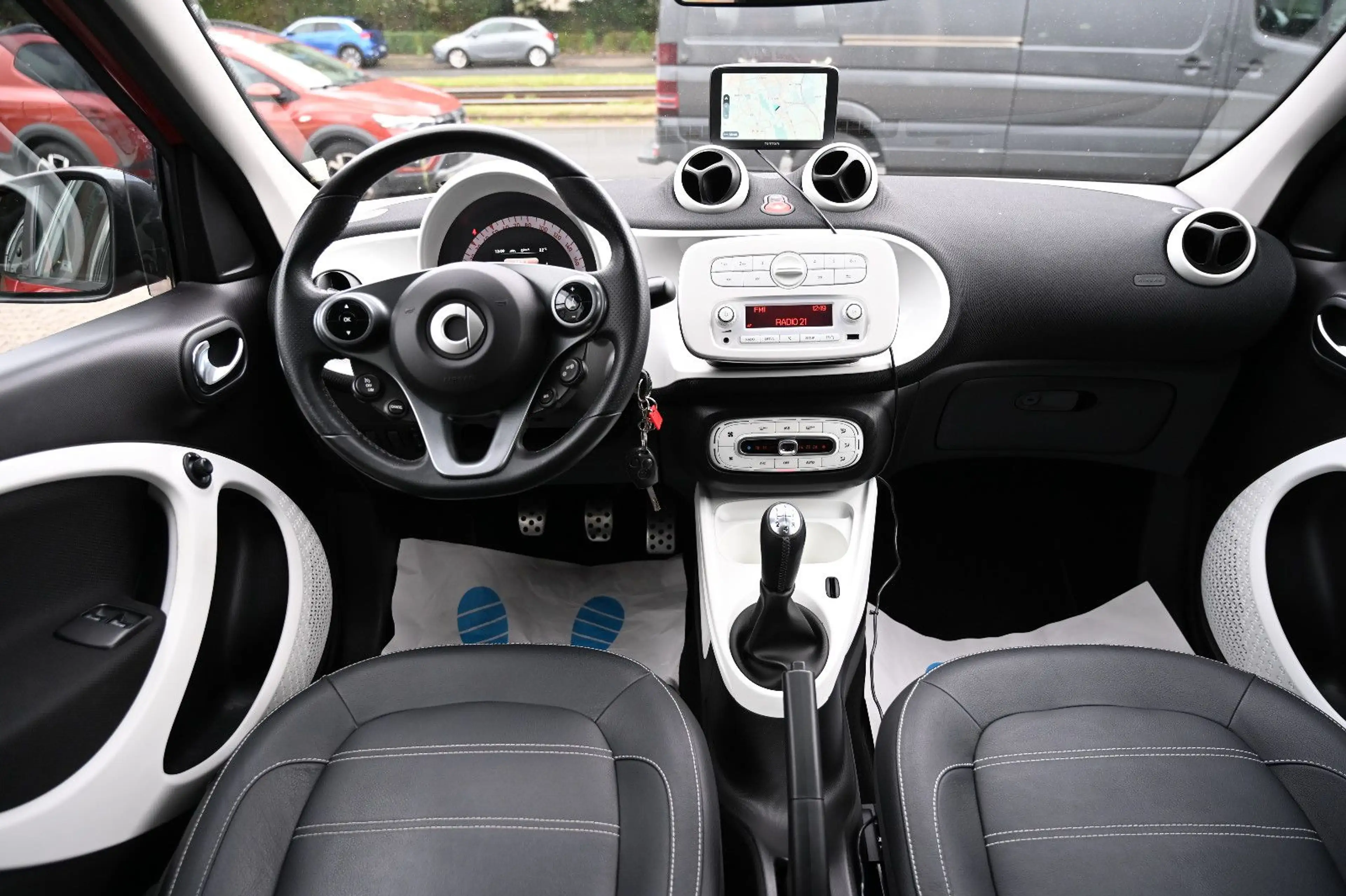smart forFour Prime Navi PanoramaDACH Leder — photo 10