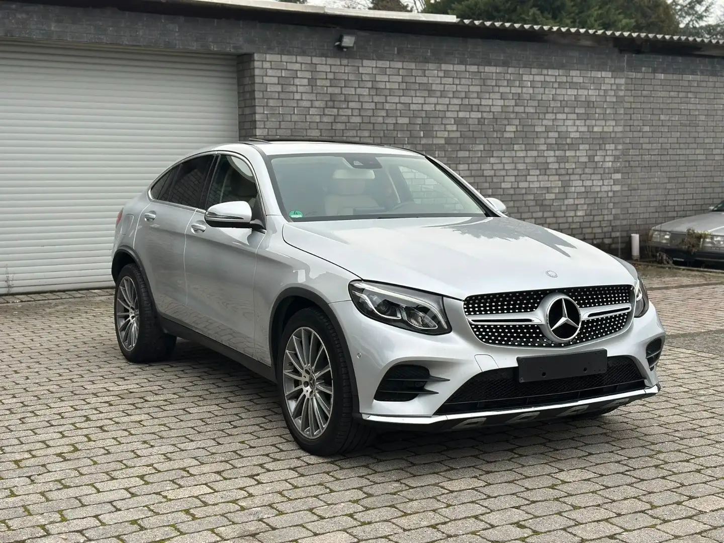 Mercedes-Benz GLC 300 Coupe 4Matic AMG*Garantie*Schiebedach* Argent - 1