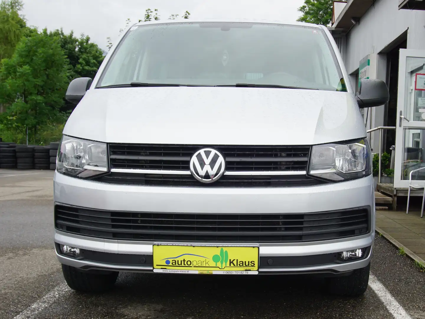 Volkswagen T6 Multivan Multivan Trendline Grau - 2