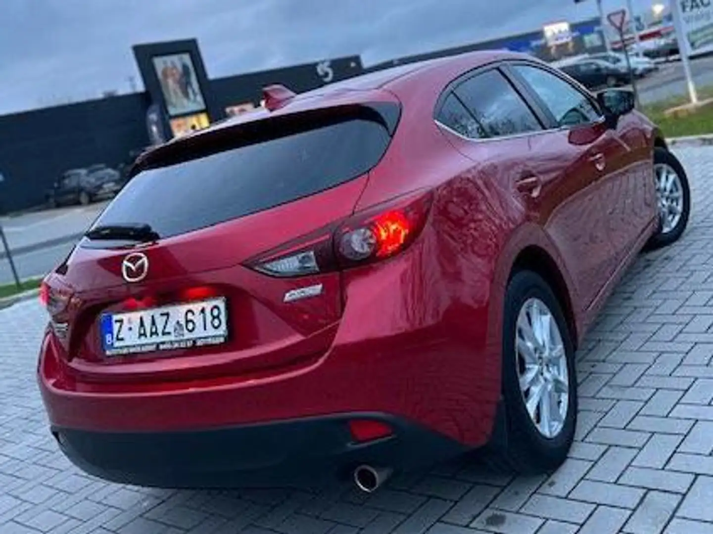 Mazda 3 1.5i Active Rouge - 2