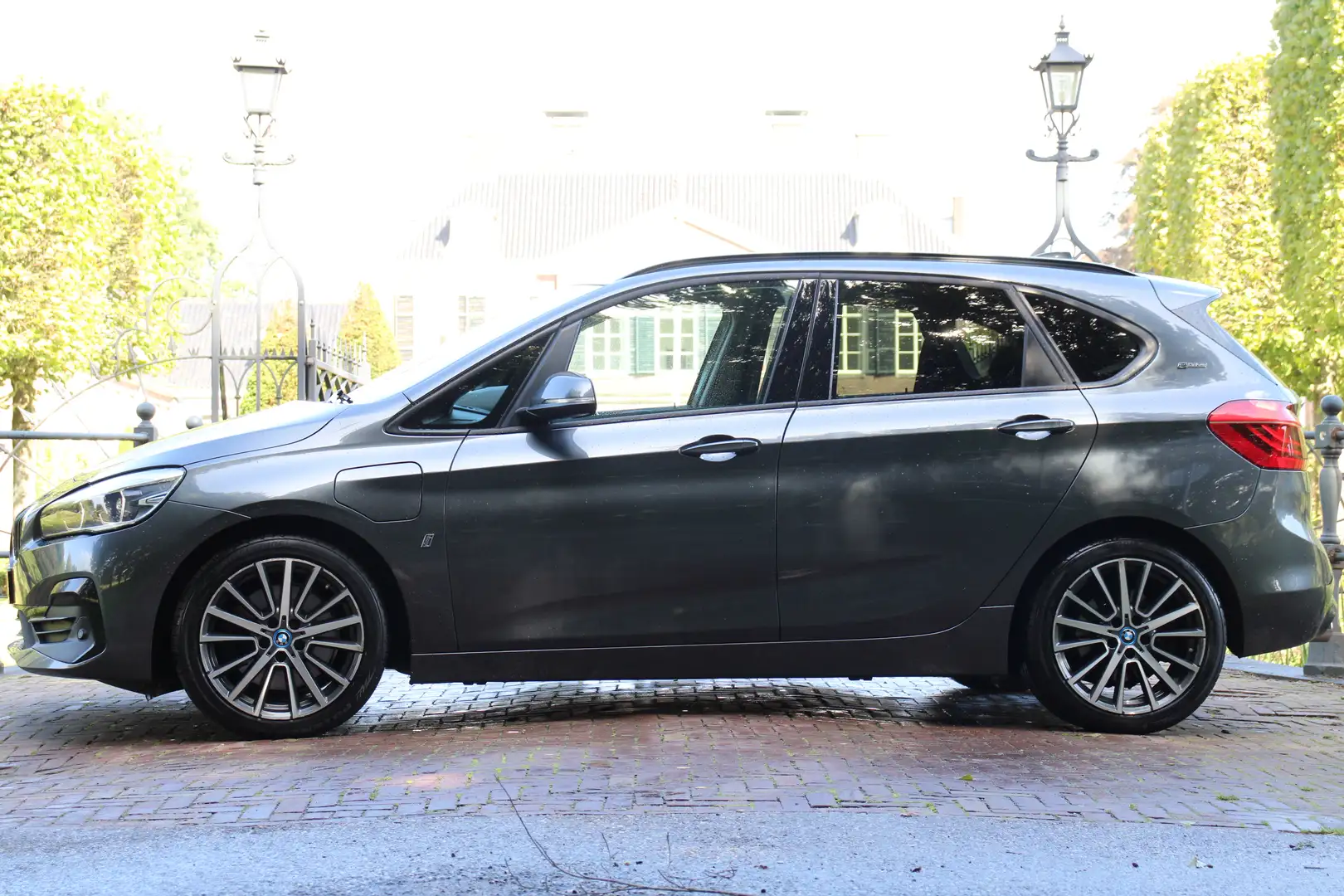 BMW 225 2-serie Active Tourer 225xe High Executive | M-SPO Grijs - 2