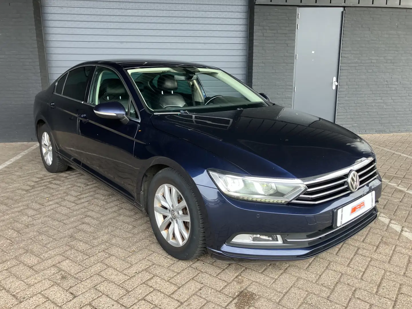 Volkswagen Passat 1.6 TDI XENON-LED-AUT-LEDER Bleu - 1