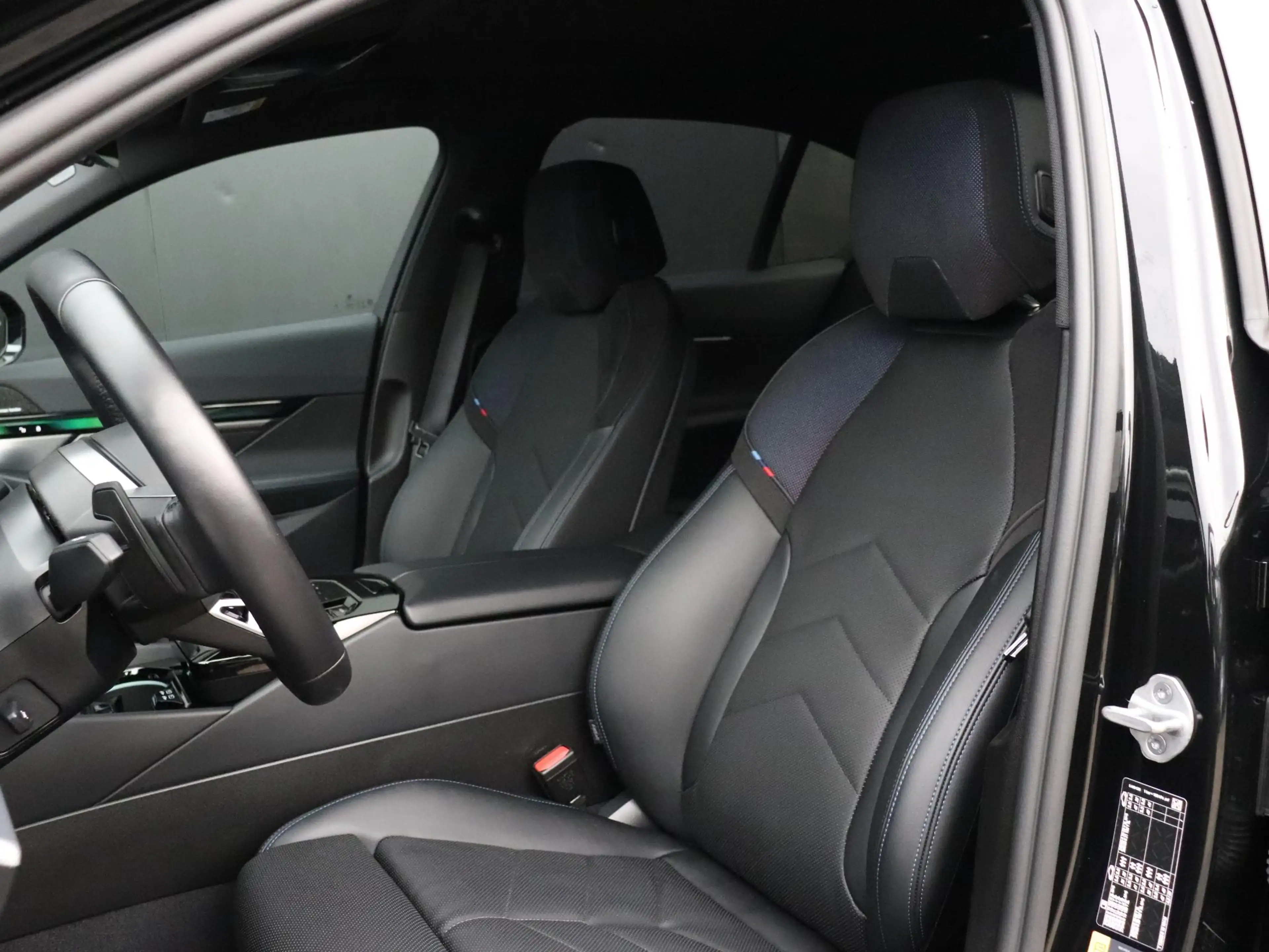 BMW i5 eDrive40 M-SPORT 84kWh | LEDER | MEMORY | PANO | H — photo 15