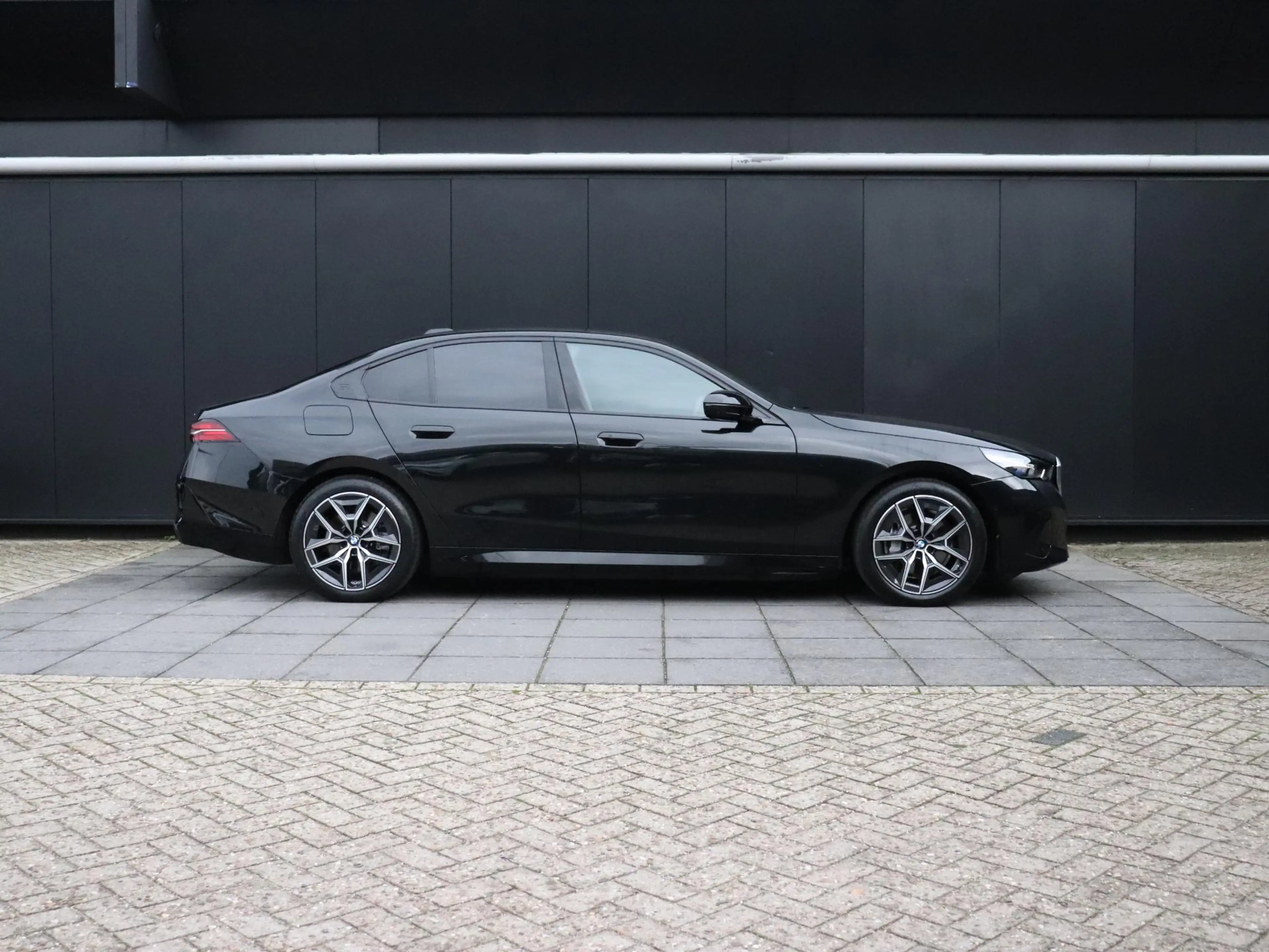 BMW i5 eDrive40 M-SPORT 84kWh | LEDER | MEMORY | PANO | H — photo 4