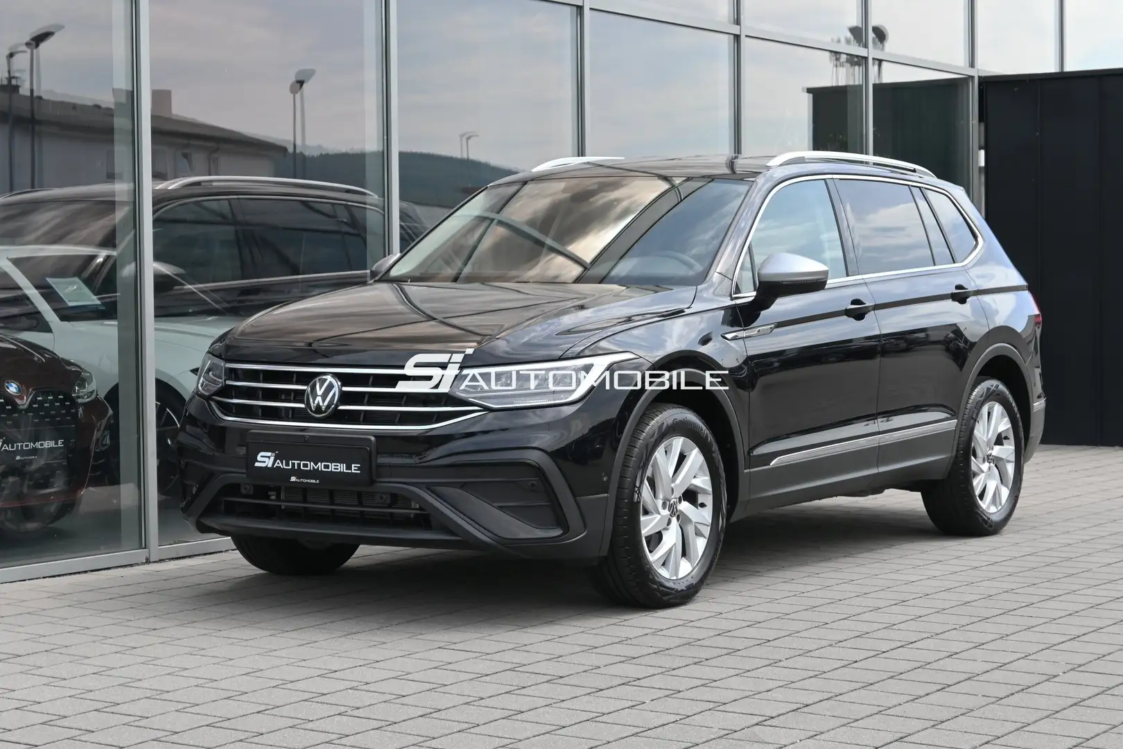 Volkswagen Tiguan Allspace 2.0 TDI Life *ACC*AHK*STANDHEIZ.*8-FACH*IQ*360° Negro - 1