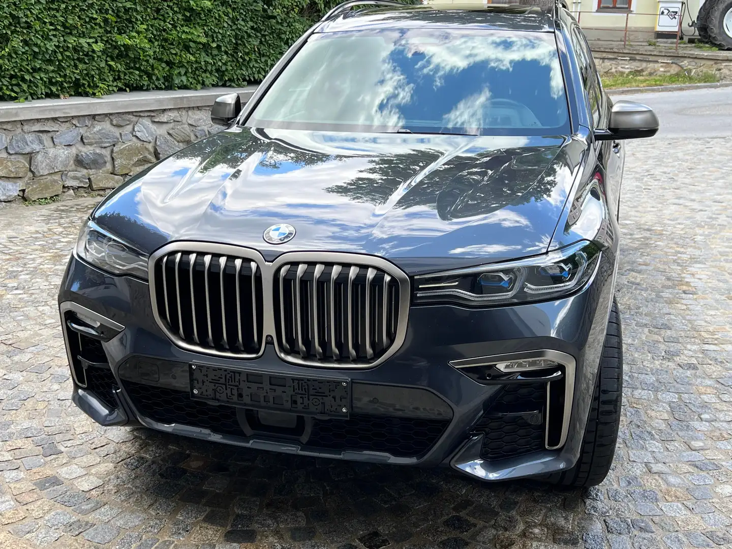 BMW X7 M M50d Aut. Gris - 2