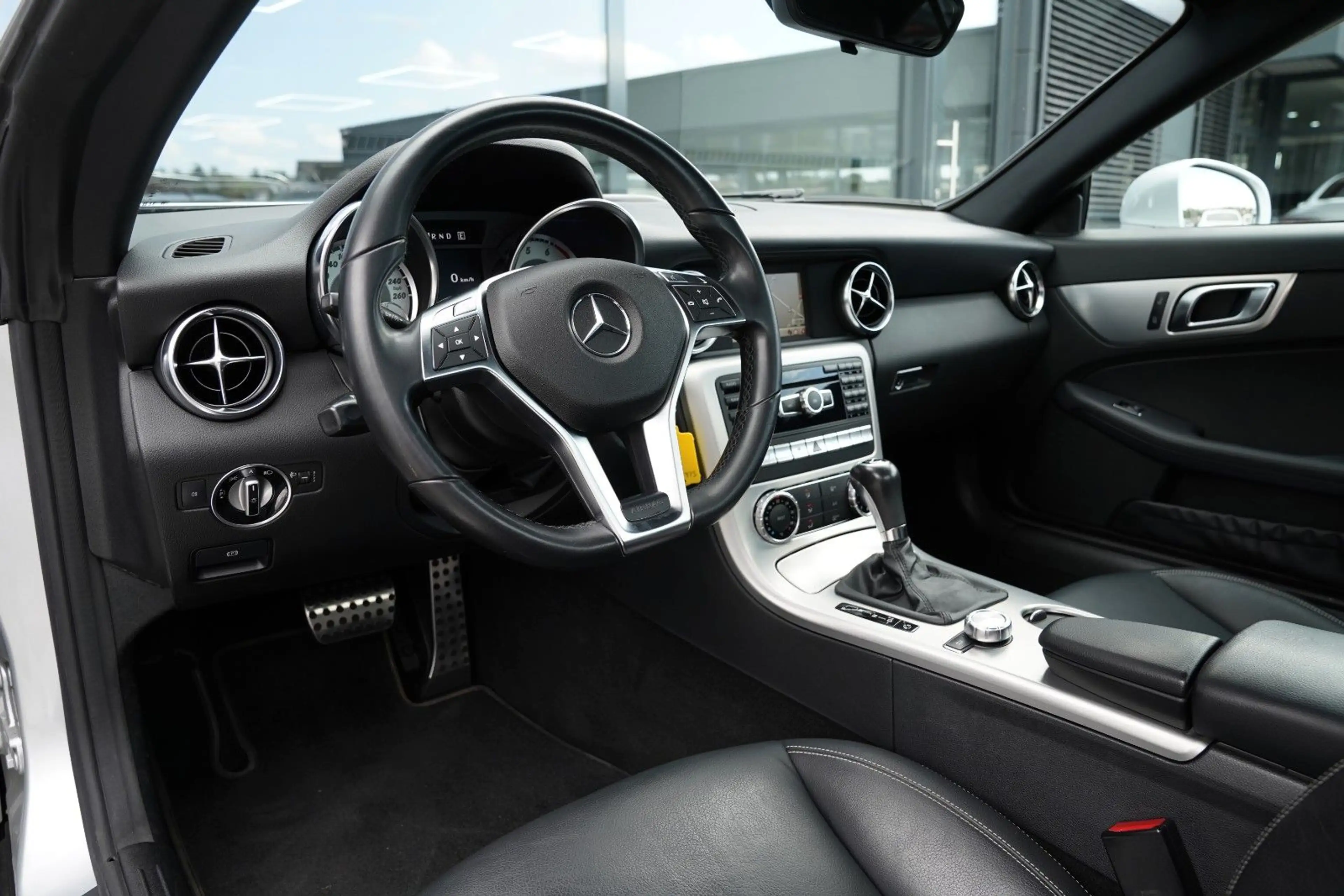 Mercedes-Benz SLK 200 BE 7G Navi-Leder-1.Hand — photo 8