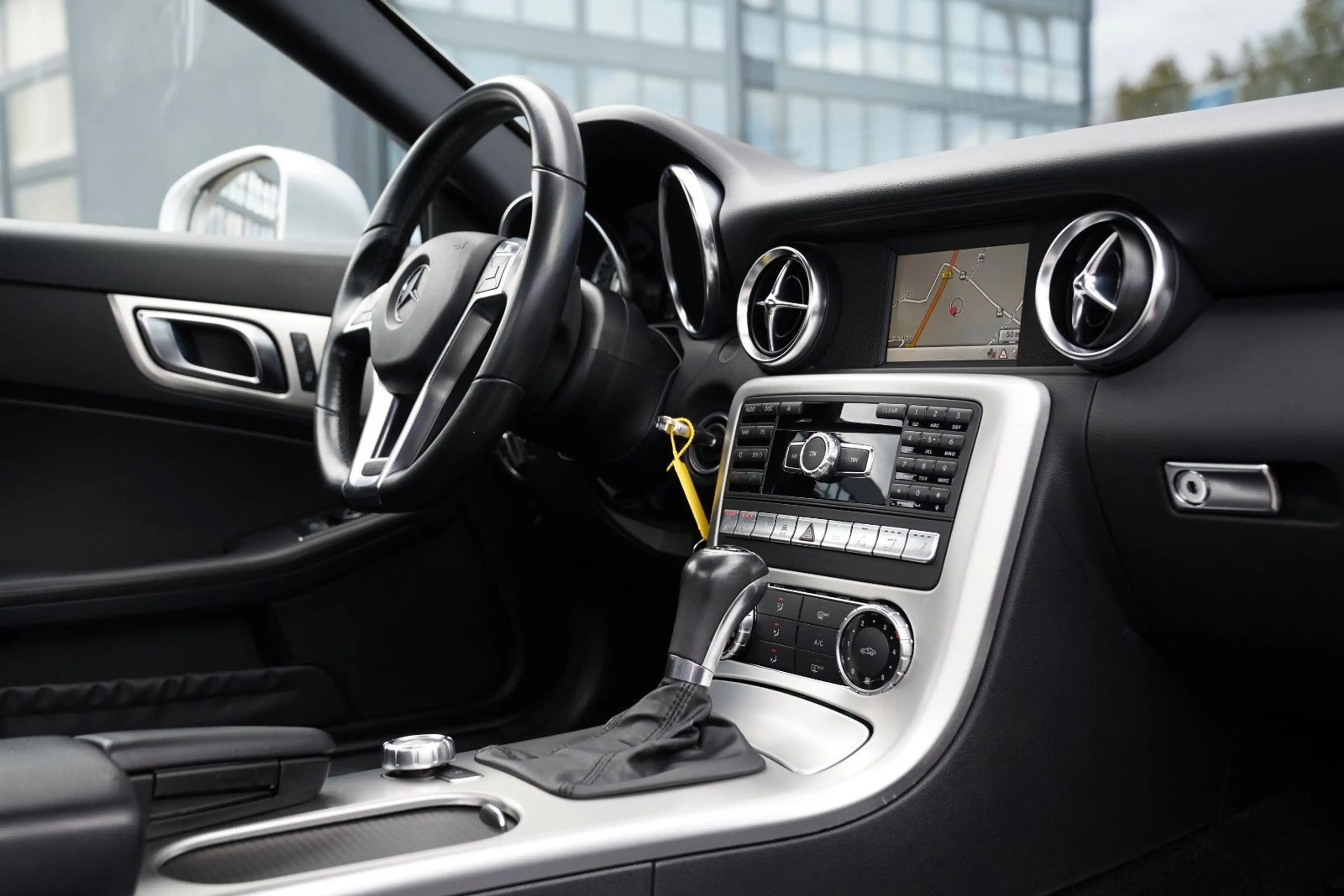Mercedes-Benz SLK 200 BE 7G Navi-Leder-1.Hand — photo 14