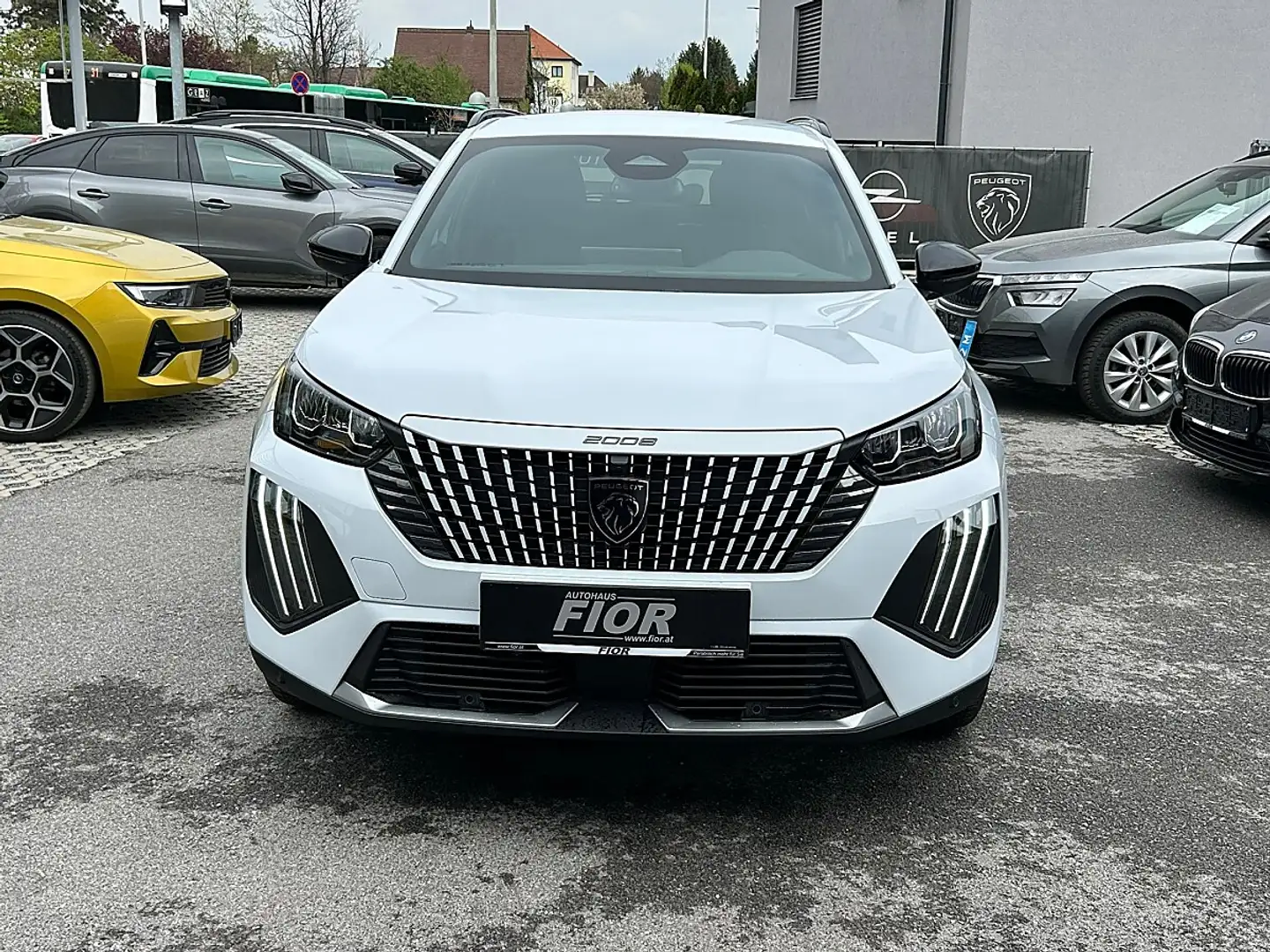 Peugeot 2008 Benzin 100 S&S Allure 6-Gang-Manuell (P2974) Weiß - 2