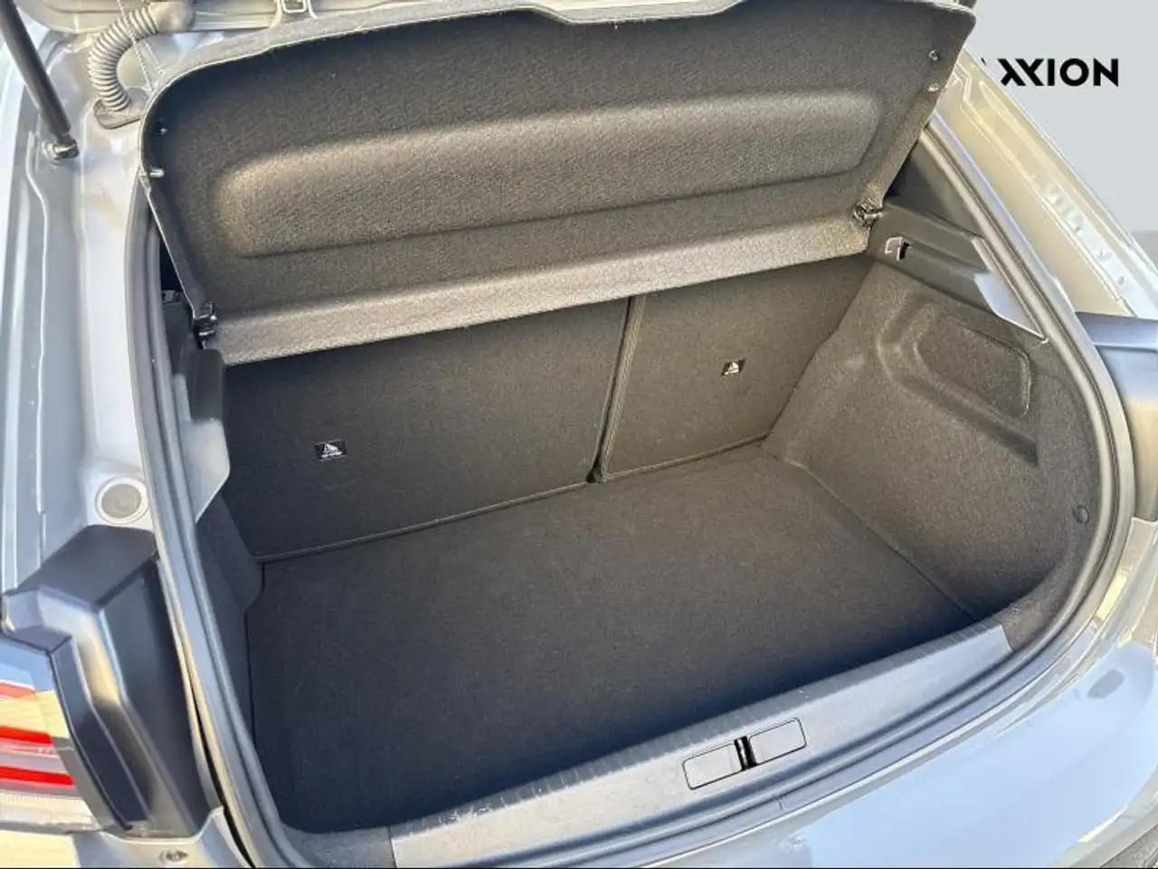 Peugeot 208 Allure 1.2 Hybrid 100 DCS6 9