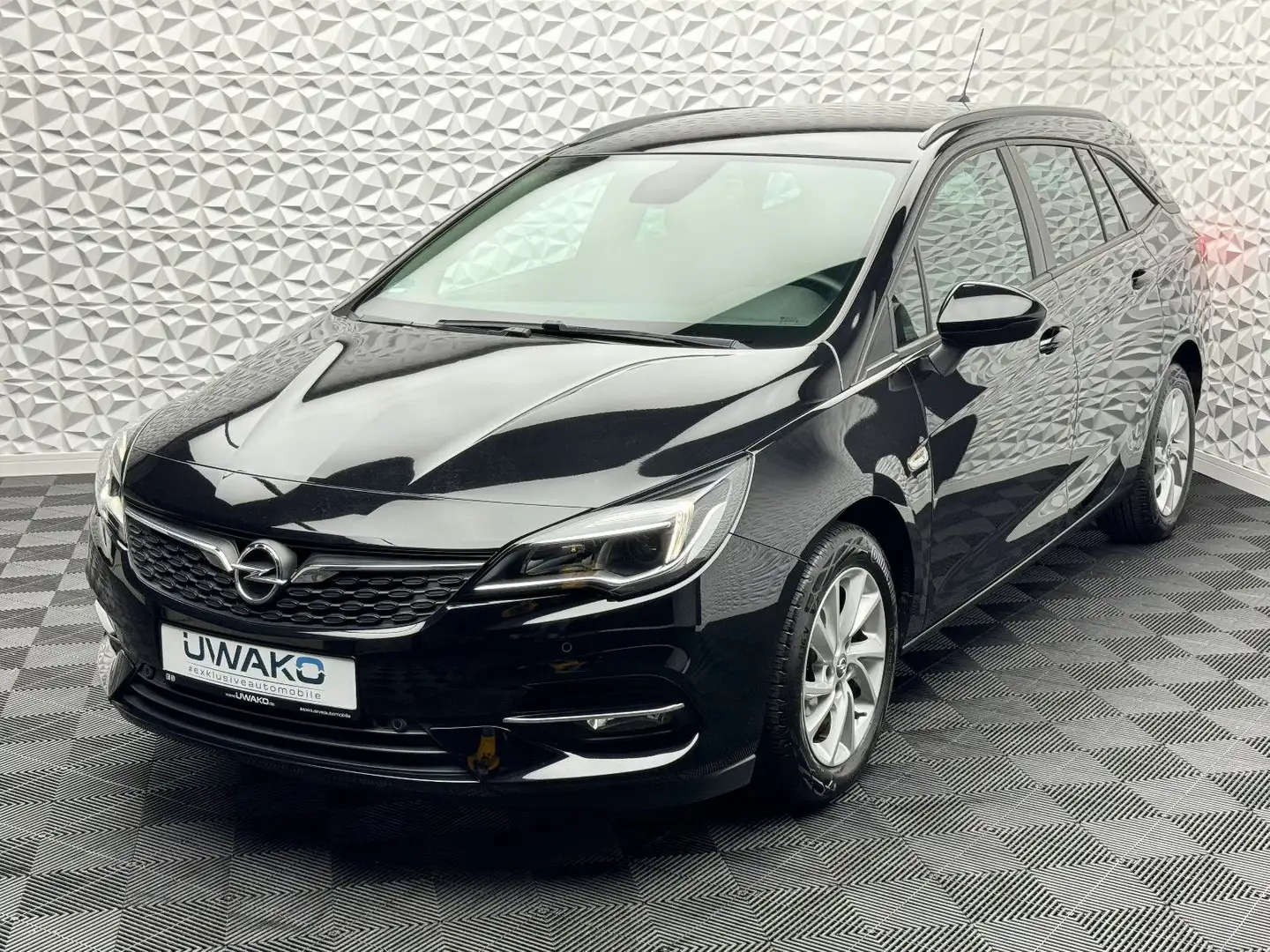 Opel Astra ASTRA SPORTS TOURER 1.2/PARKPILOT/NAVI/R-CAM/HSA Schwarz - 2